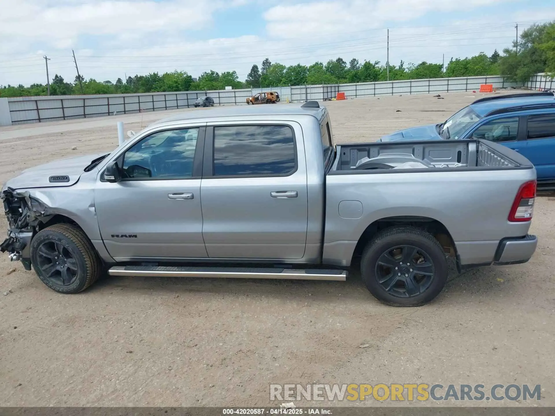15 Photograph of a damaged car 1C6RREFT2NN253608 RAM 1500 2022