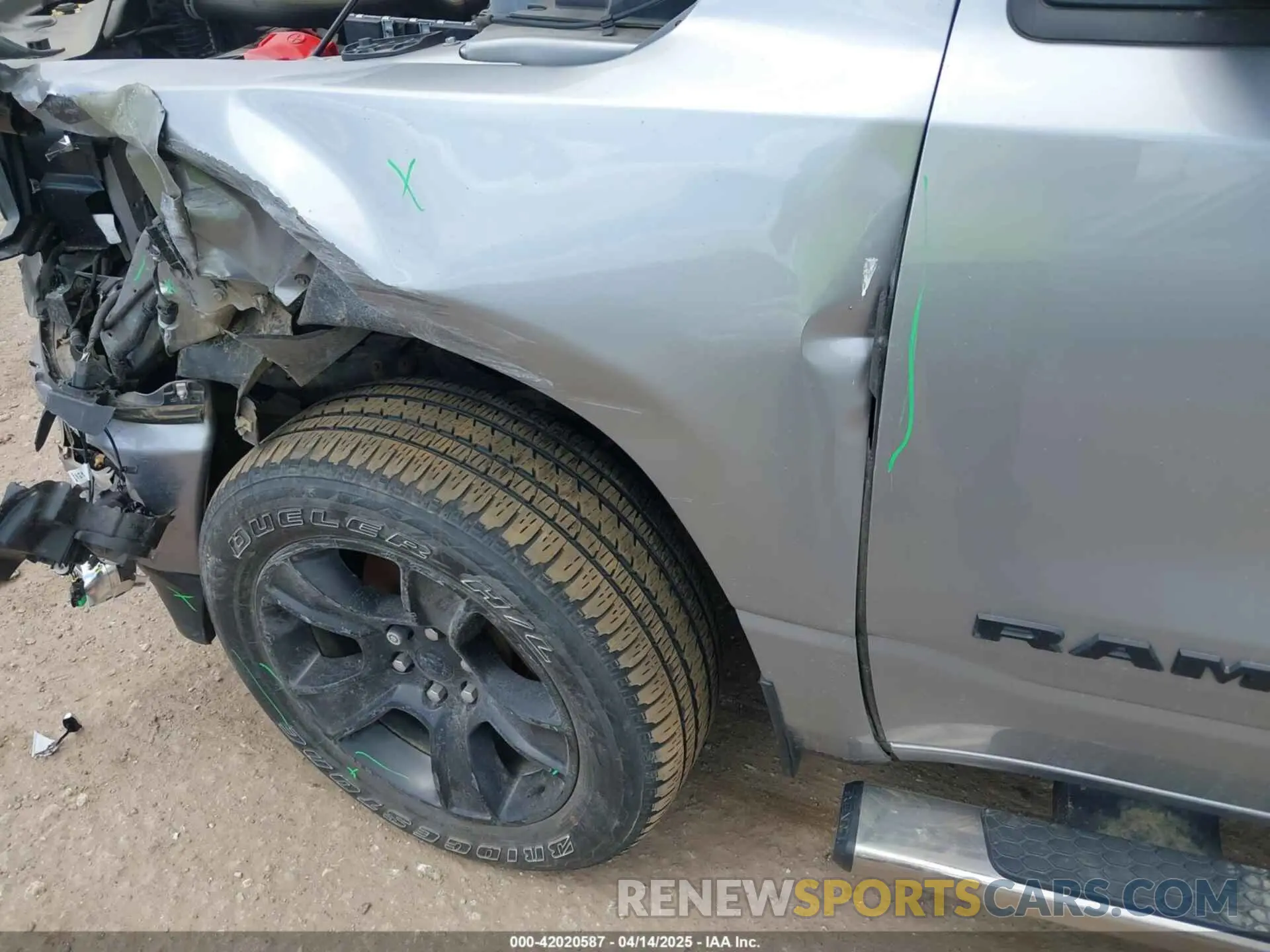 19 Photograph of a damaged car 1C6RREFT2NN253608 RAM 1500 2022