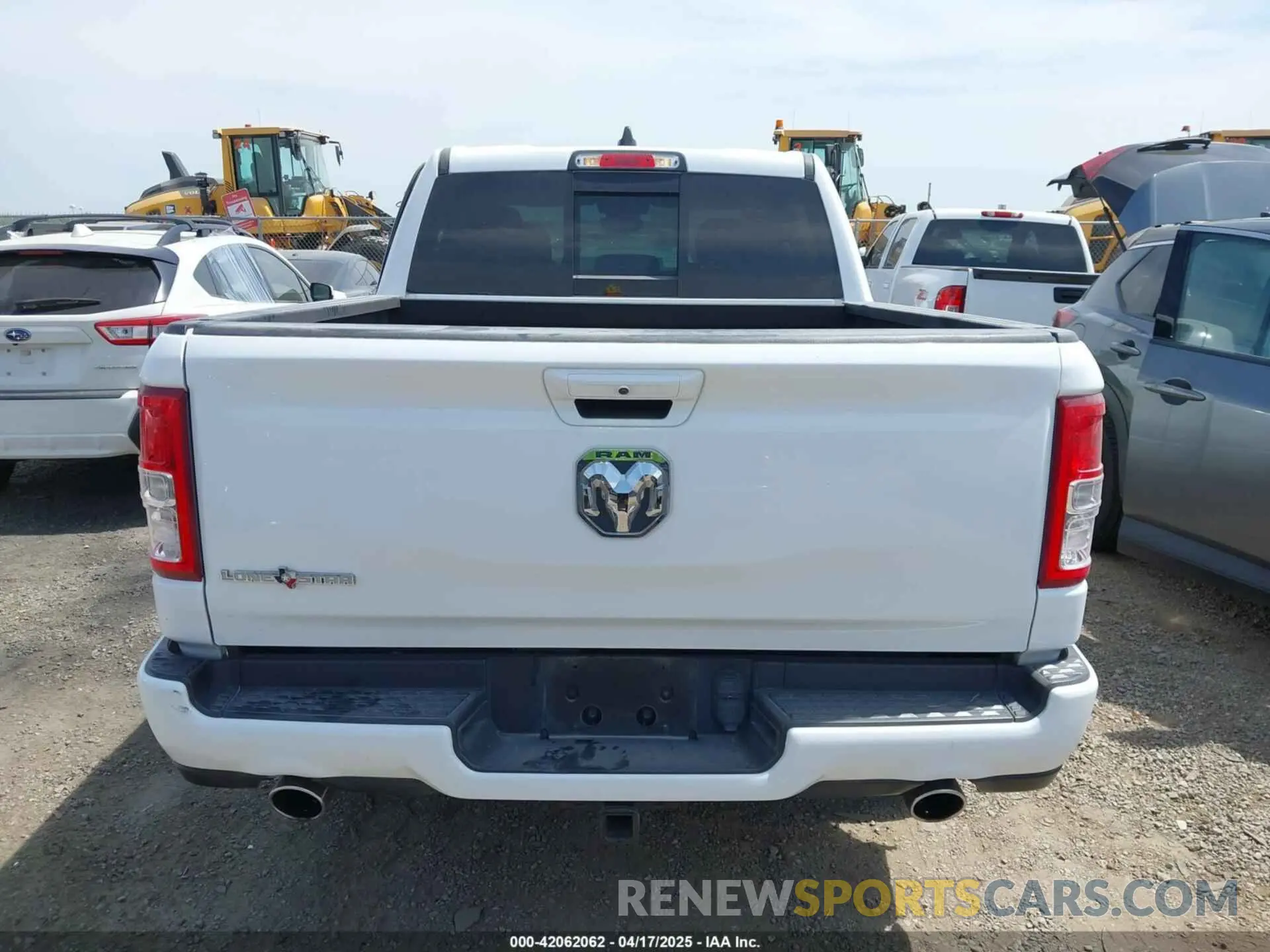 16 Photograph of a damaged car 1C6RREFT3NN372896 RAM 1500 2022