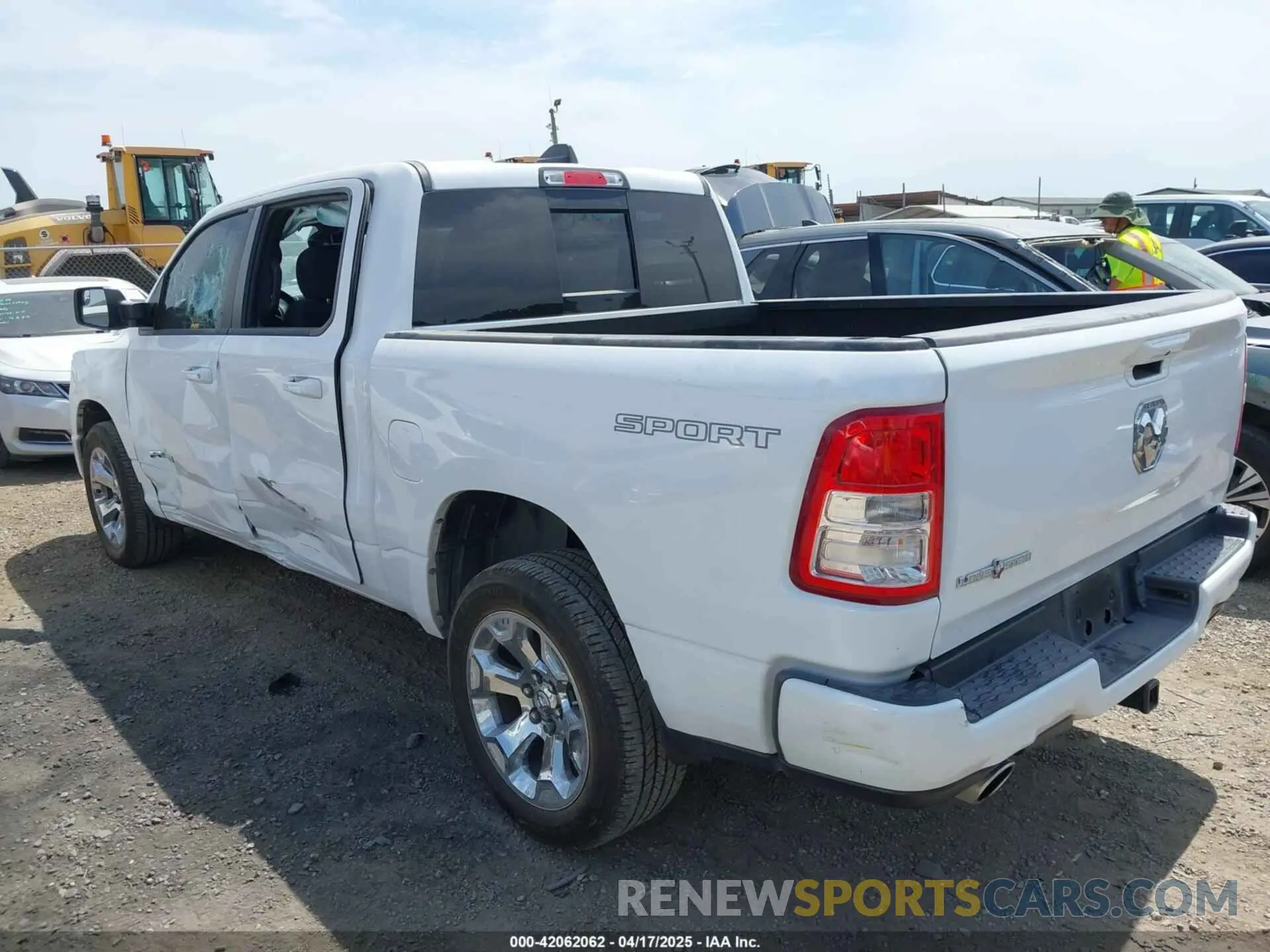 3 Photograph of a damaged car 1C6RREFT3NN372896 RAM 1500 2022