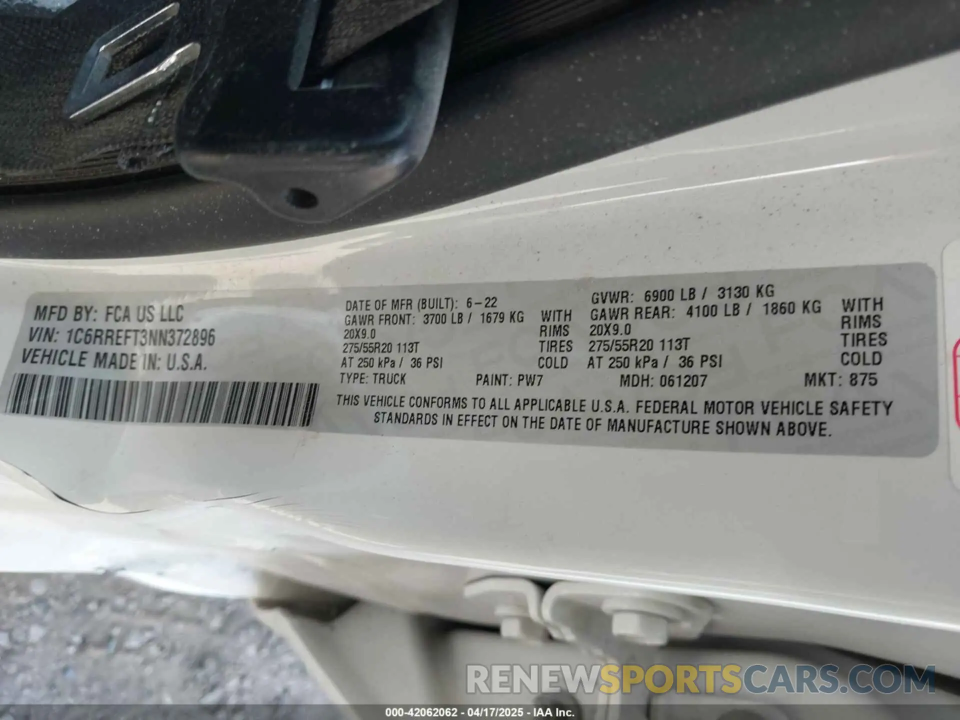 9 Photograph of a damaged car 1C6RREFT3NN372896 RAM 1500 2022