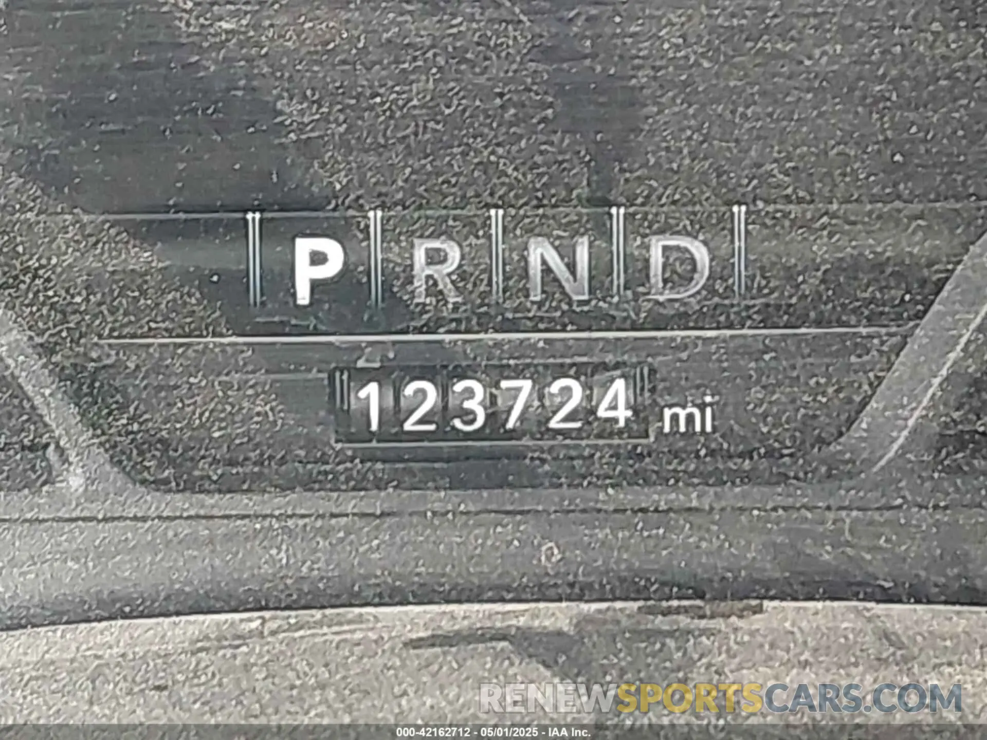 15 Photograph of a damaged car 1C6RREFT4NN119974 RAM 1500 2022