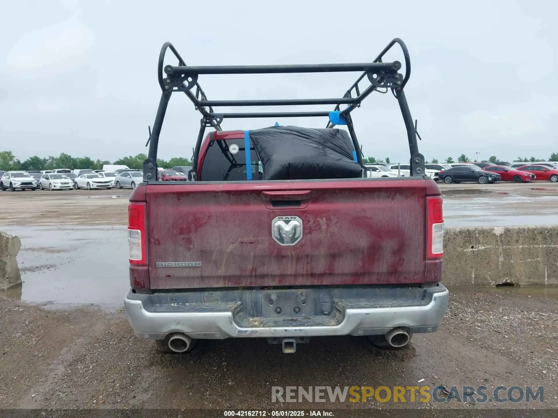 16 Photograph of a damaged car 1C6RREFT4NN119974 RAM 1500 2022