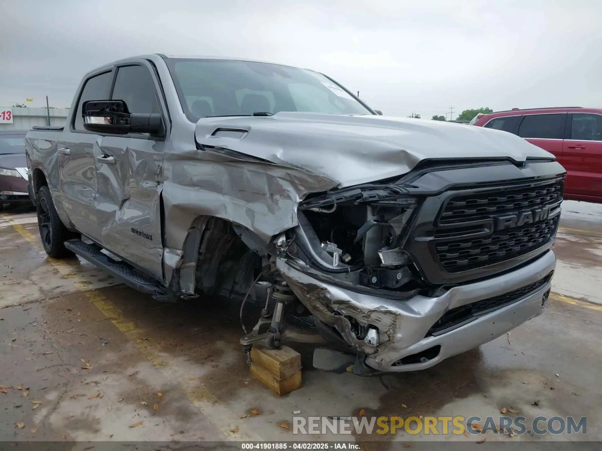 1 Photograph of a damaged car 1C6RREFT4NN187269 RAM 1500 2022