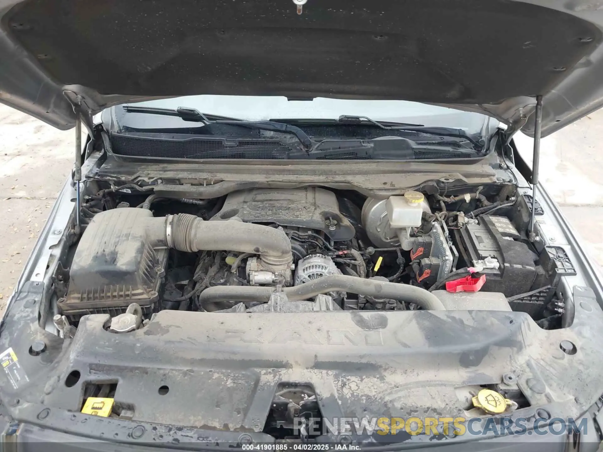 10 Photograph of a damaged car 1C6RREFT4NN187269 RAM 1500 2022