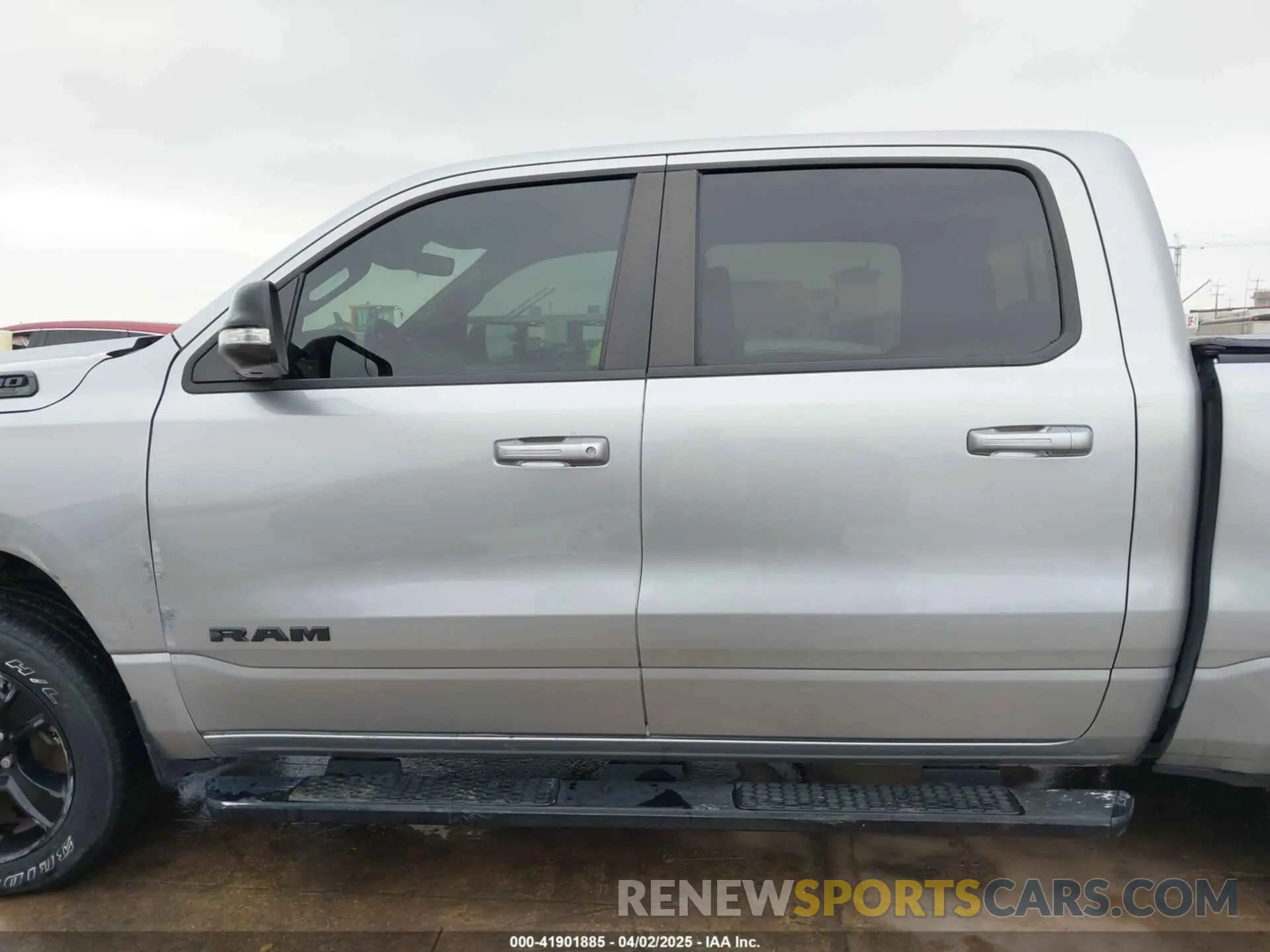15 Photograph of a damaged car 1C6RREFT4NN187269 RAM 1500 2022