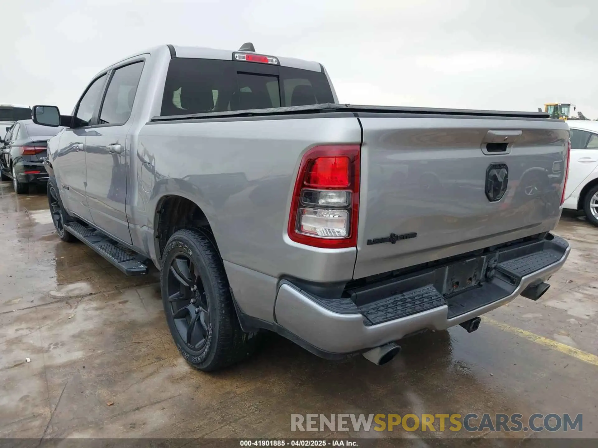 3 Photograph of a damaged car 1C6RREFT4NN187269 RAM 1500 2022