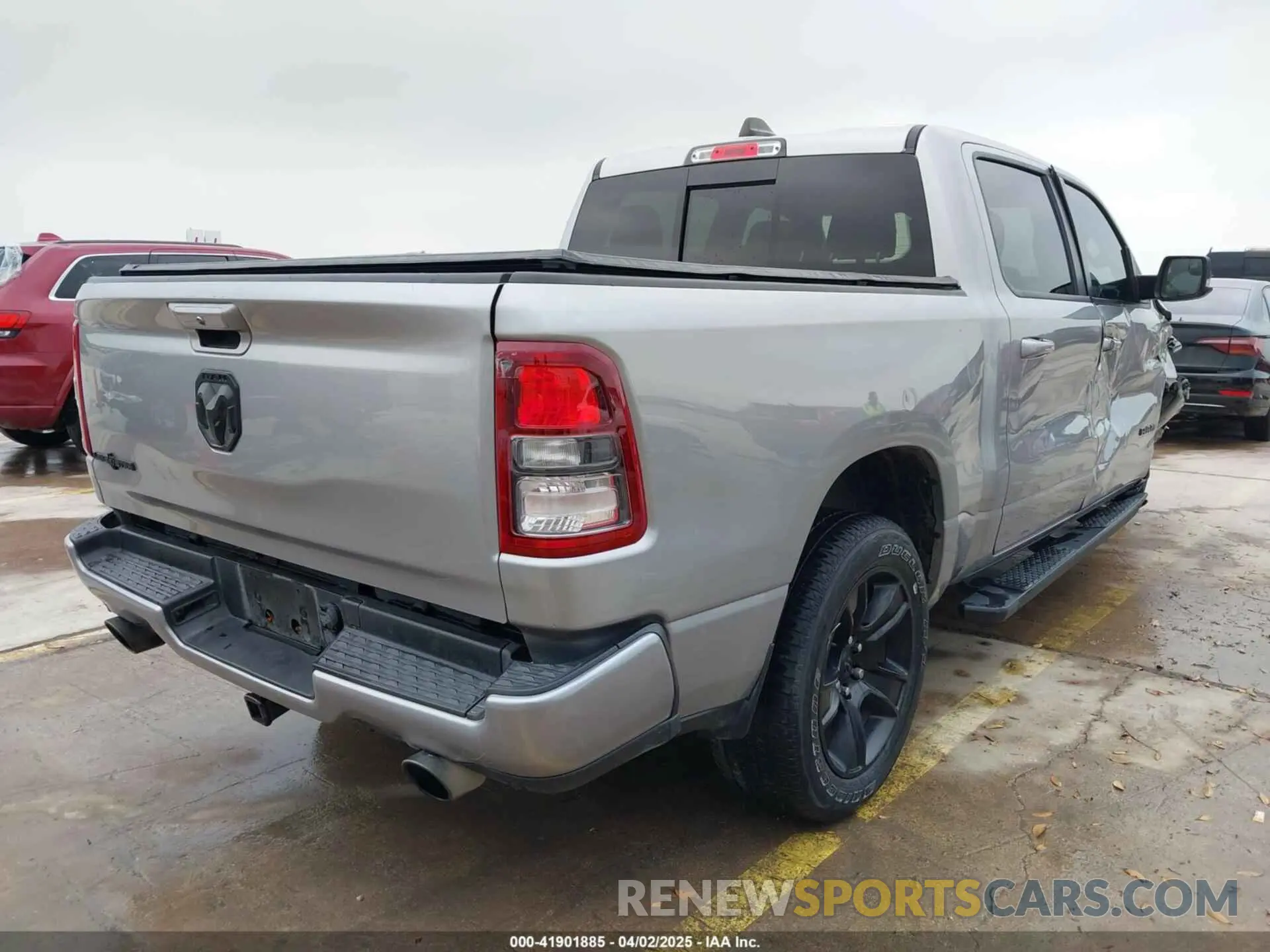 4 Photograph of a damaged car 1C6RREFT4NN187269 RAM 1500 2022