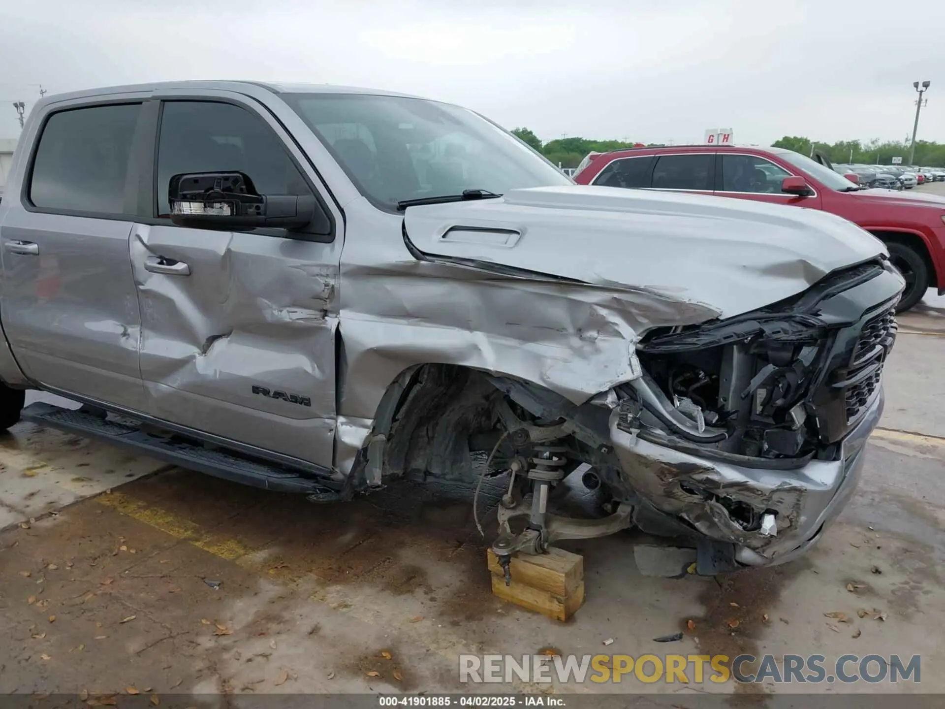6 Photograph of a damaged car 1C6RREFT4NN187269 RAM 1500 2022