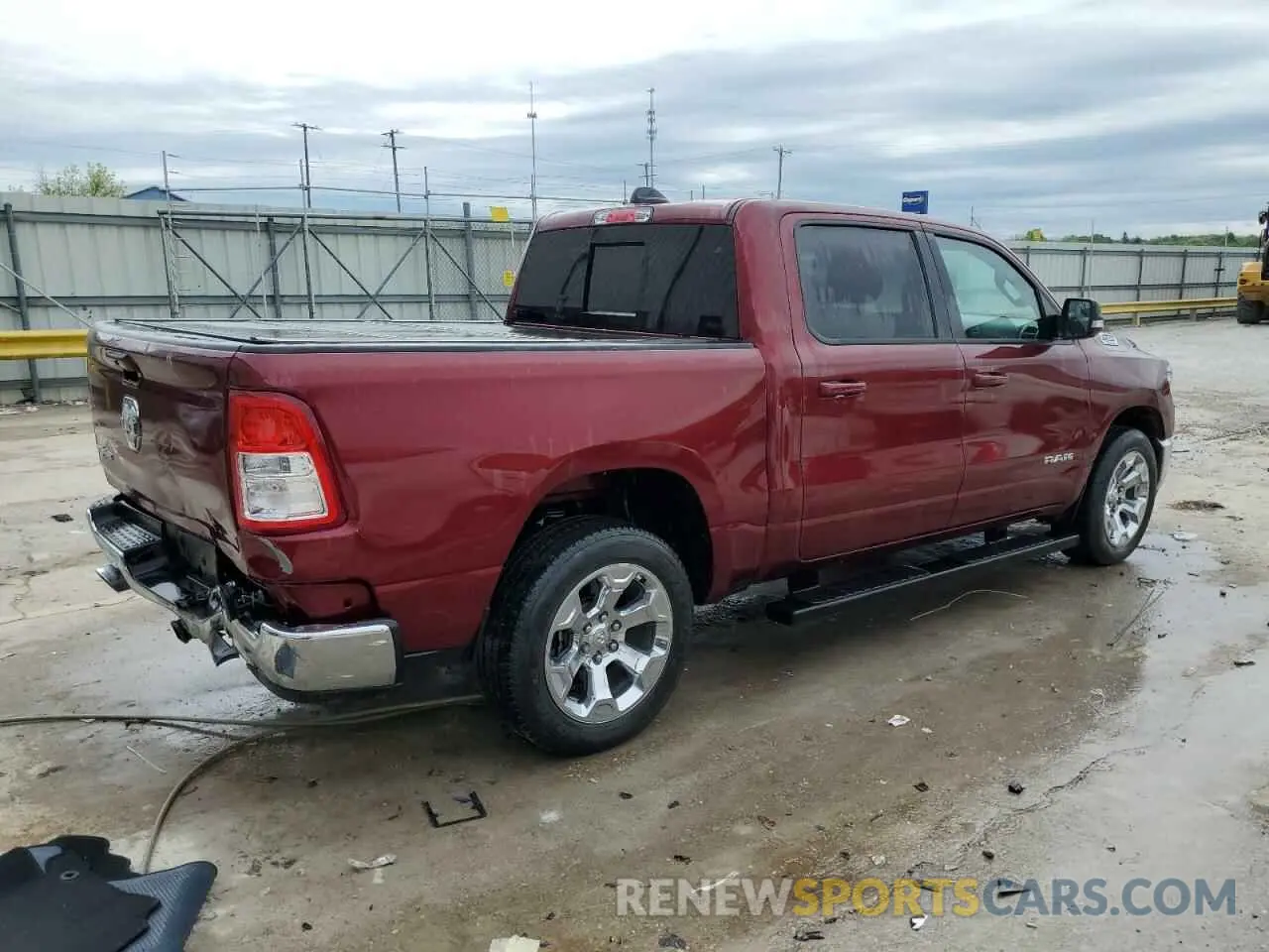 3 Photograph of a damaged car 1C6RREFT5NN261007 RAM 1500 2022