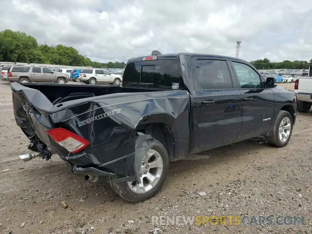 3 Photograph of a damaged car 1C6RREFT6NN430984 RAM 1500 2022