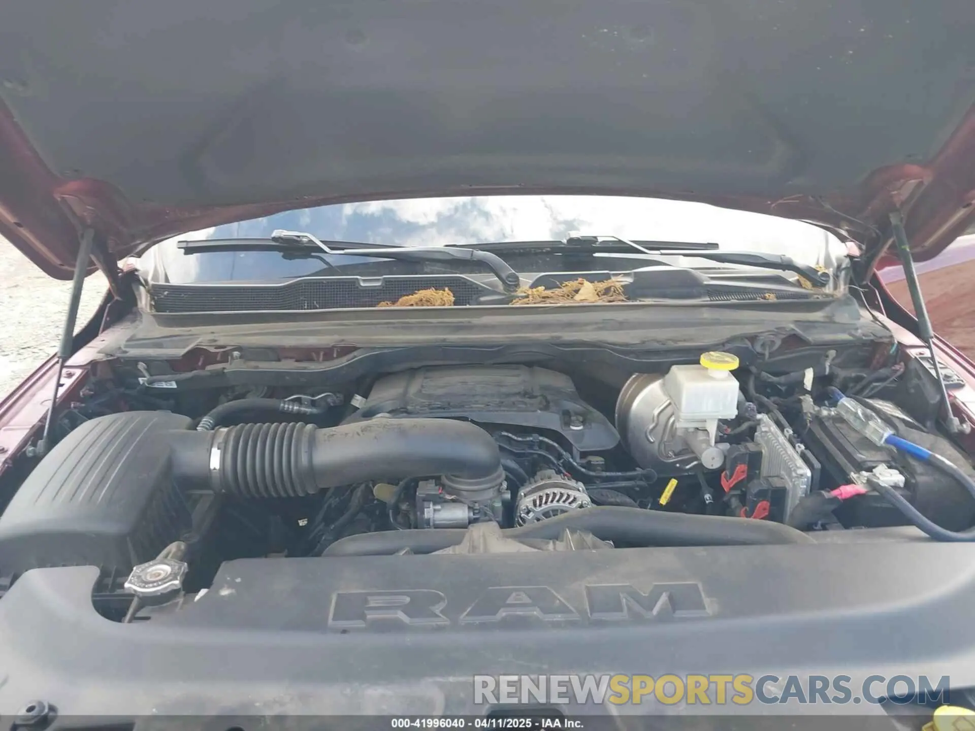 10 Photograph of a damaged car 1C6RREFT7NN105065 RAM 1500 2022