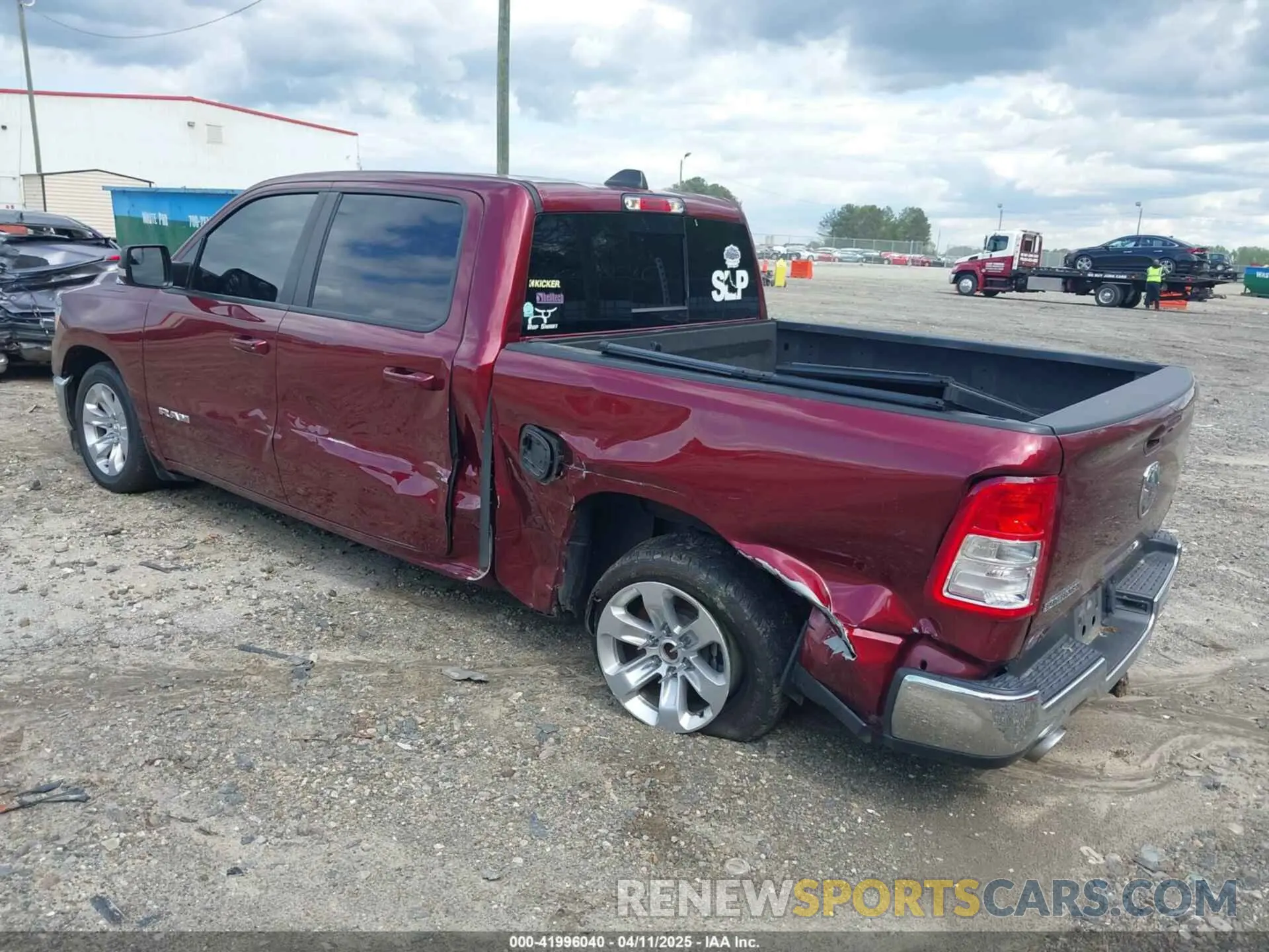 3 Photograph of a damaged car 1C6RREFT7NN105065 RAM 1500 2022