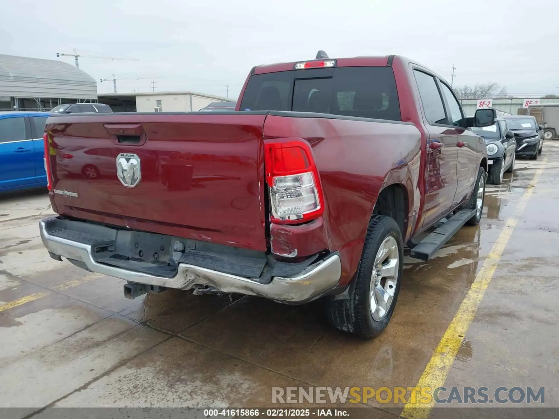 4 Photograph of a damaged car 1C6RREFT7NN275782 RAM 1500 2022