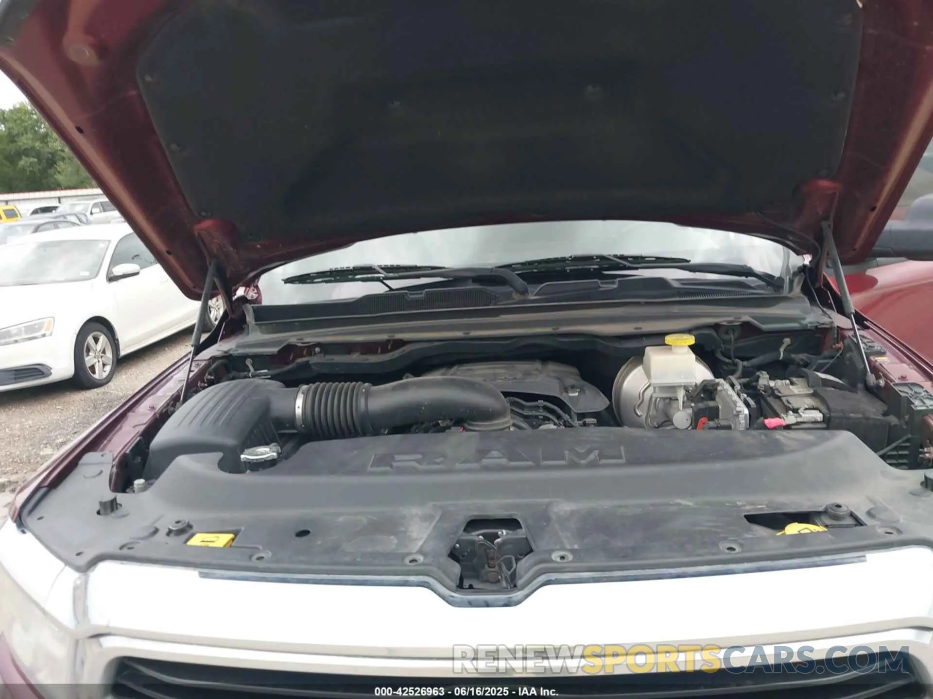 10 Photograph of a damaged car 1C6RREFT8NN187078 RAM 1500 2022