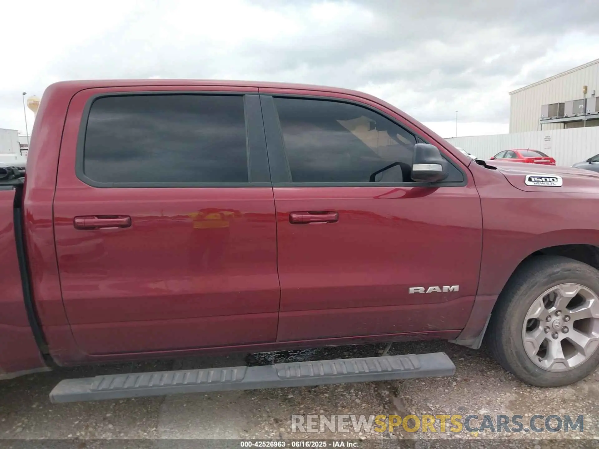 13 Photograph of a damaged car 1C6RREFT8NN187078 RAM 1500 2022
