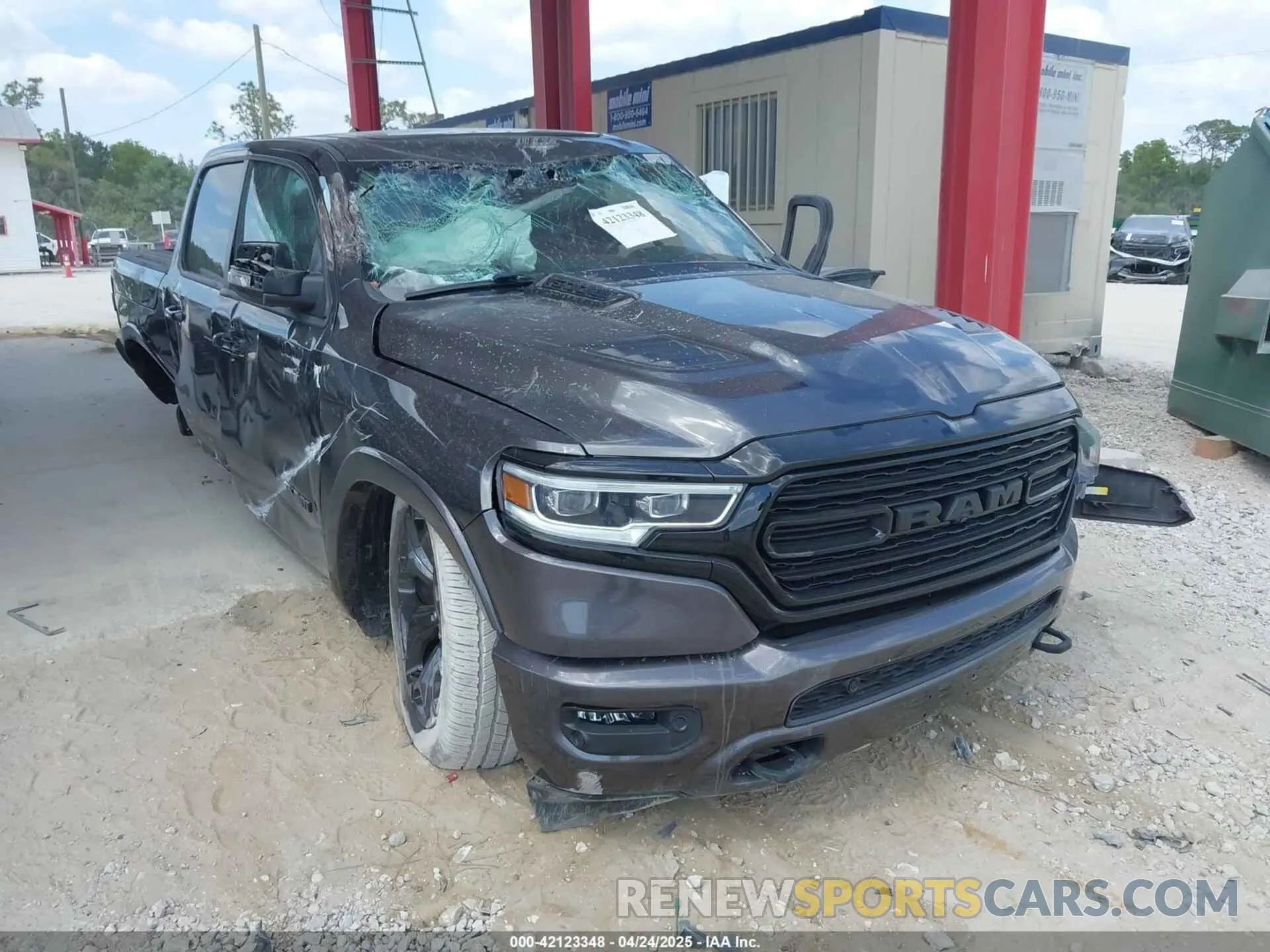 1 Photograph of a damaged car 1C6RREHT8NN187076 RAM 1500 2022