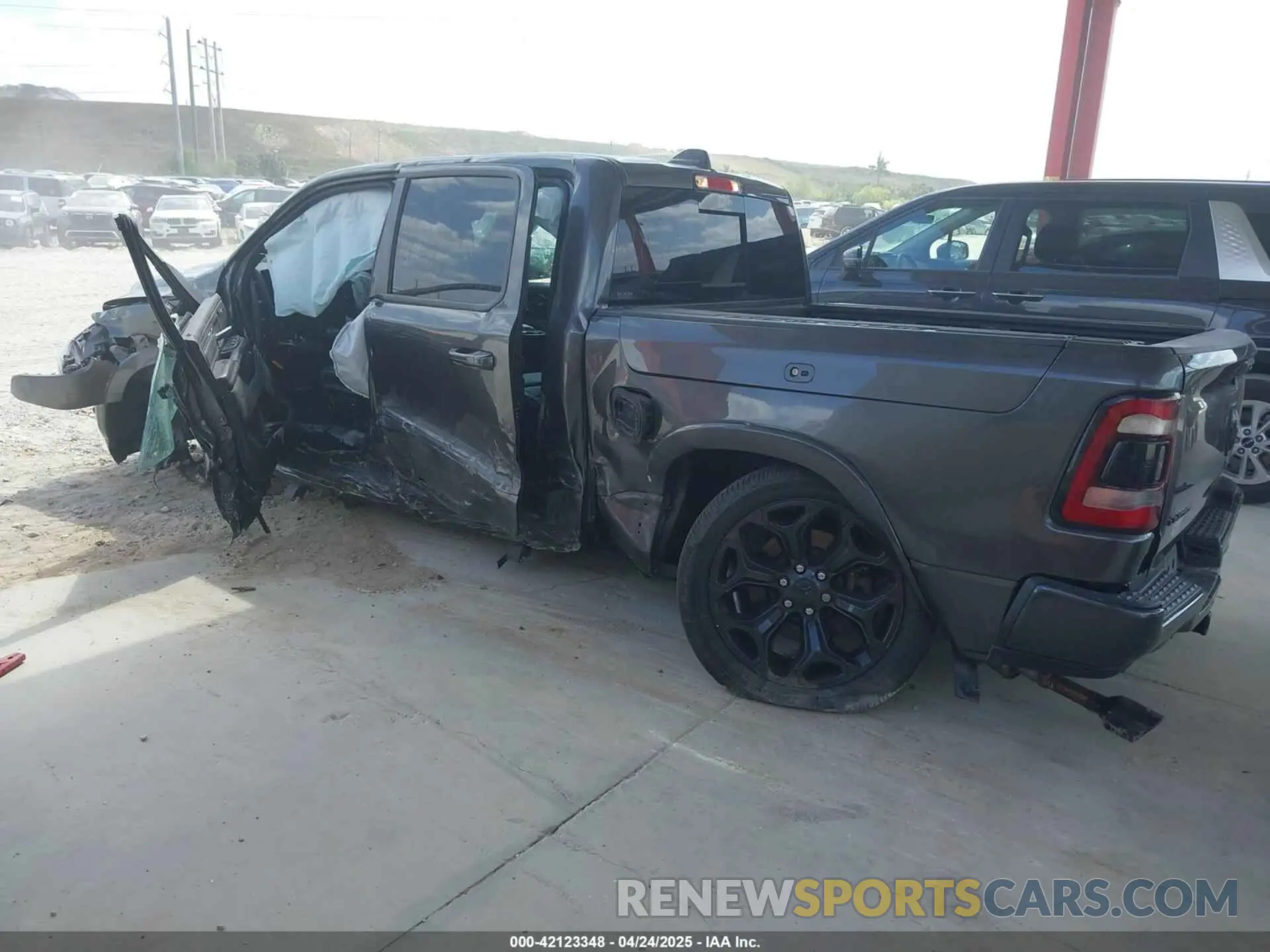 15 Photograph of a damaged car 1C6RREHT8NN187076 RAM 1500 2022