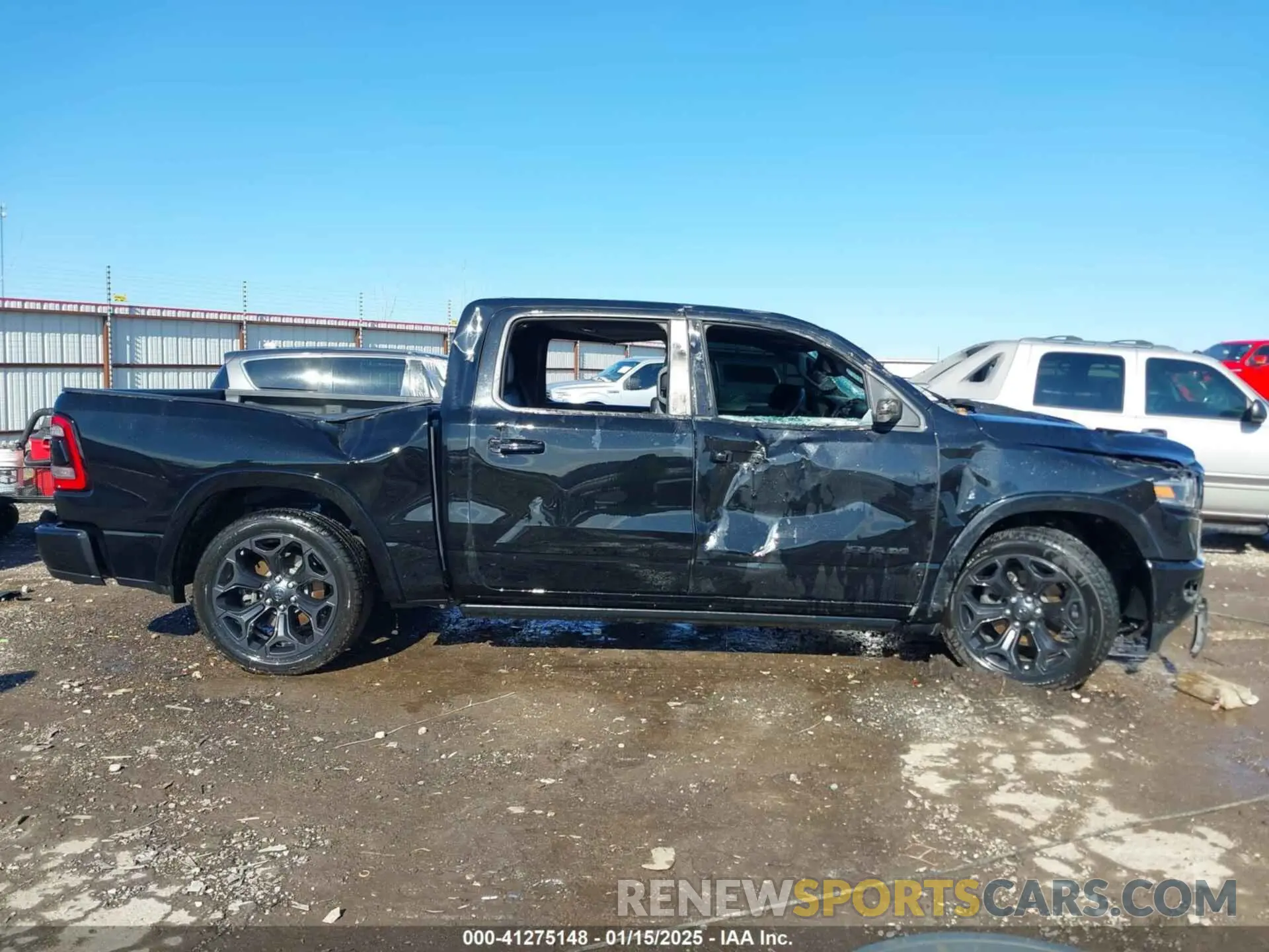 14 Photograph of a damaged car 1C6RREHT9NN152742 RAM 1500 2022