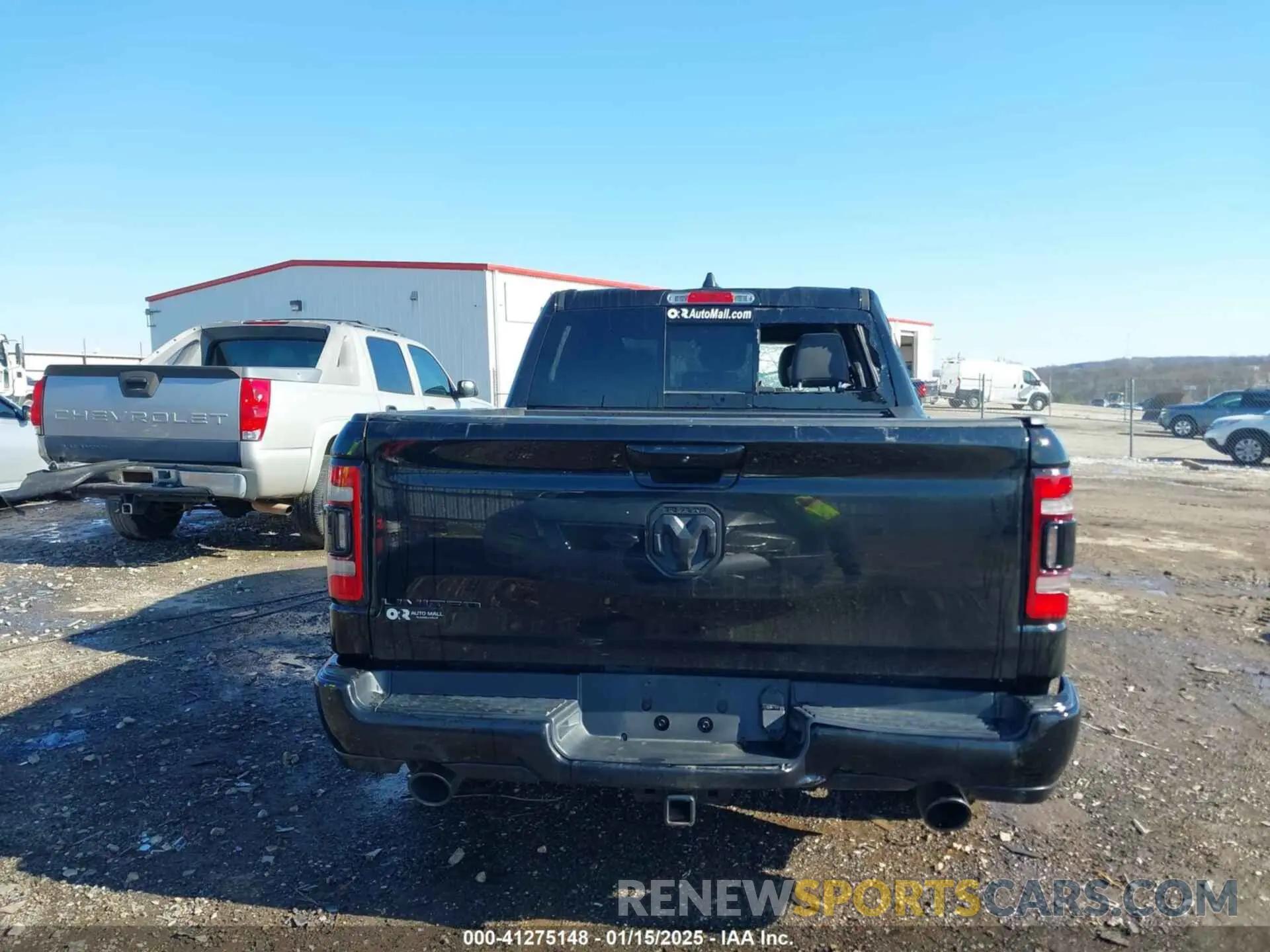 17 Photograph of a damaged car 1C6RREHT9NN152742 RAM 1500 2022