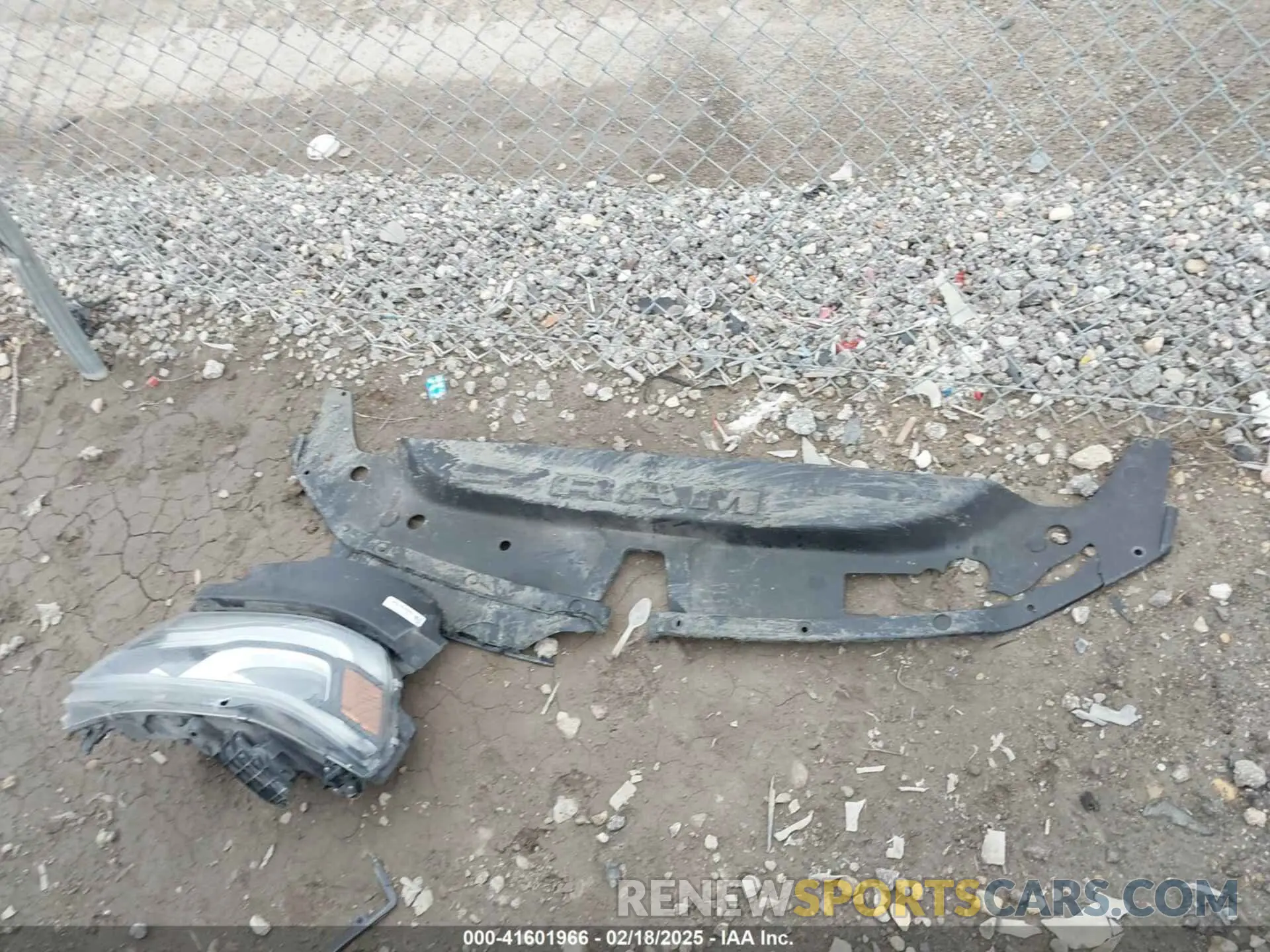 11 Photograph of a damaged car 1C6RREJM6NN185281 RAM 1500 2022