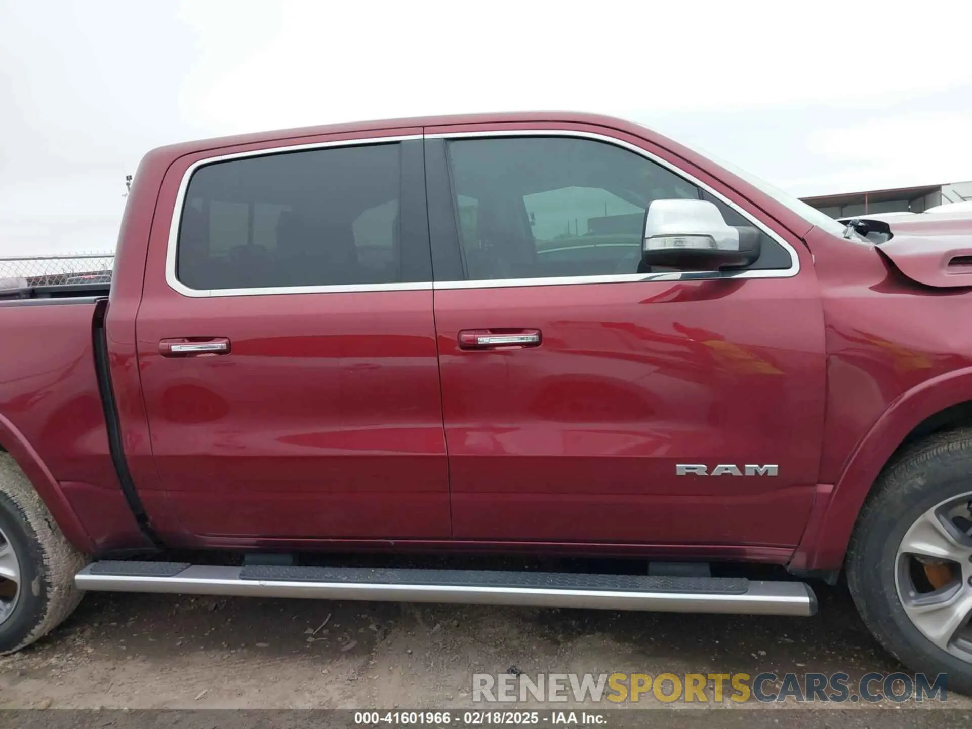 13 Photograph of a damaged car 1C6RREJM6NN185281 RAM 1500 2022