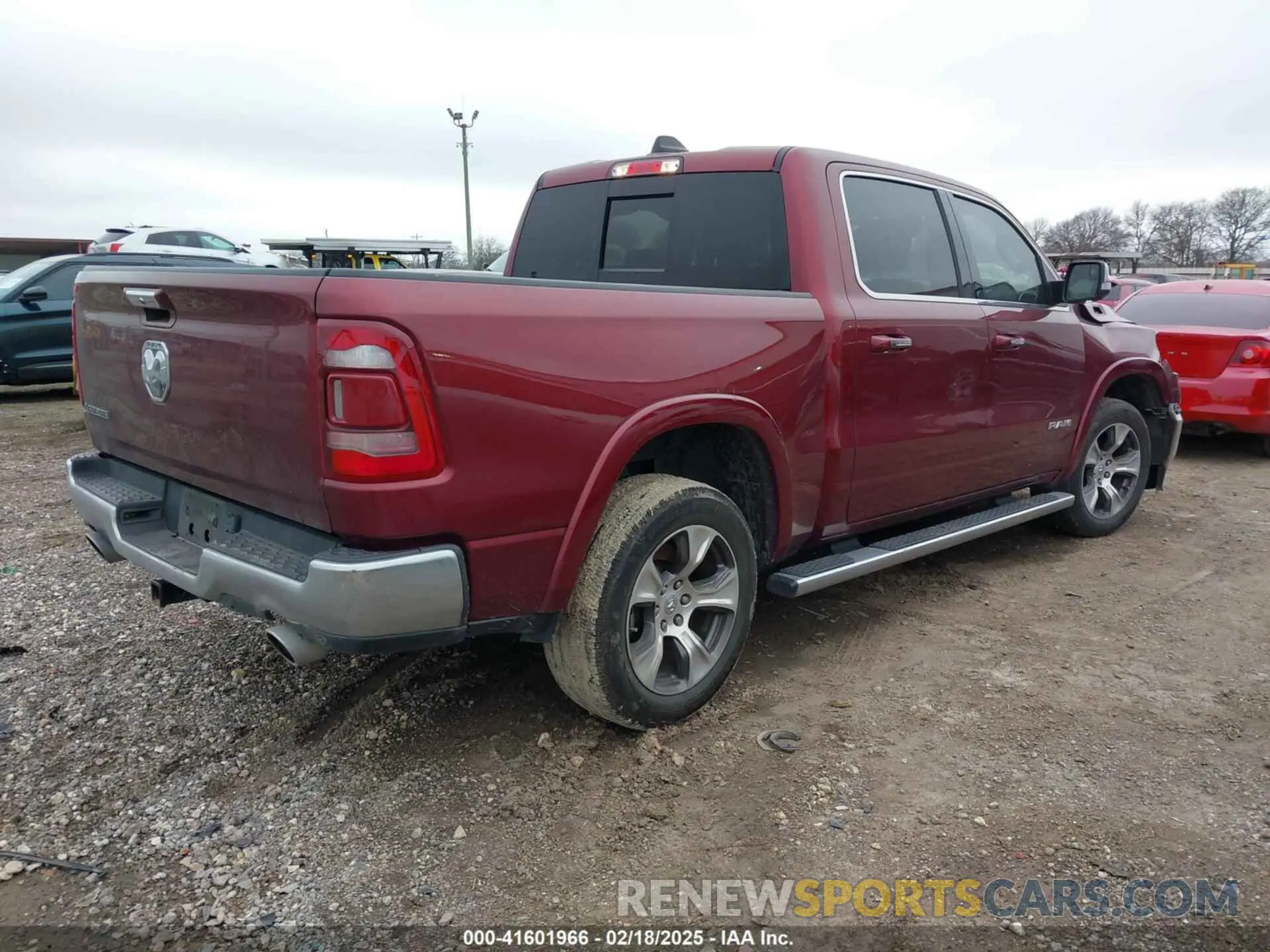 4 Photograph of a damaged car 1C6RREJM6NN185281 RAM 1500 2022