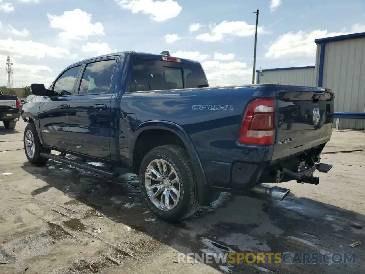 2 Photograph of a damaged car 1C6RREJT0NN291572 RAM 1500 2022