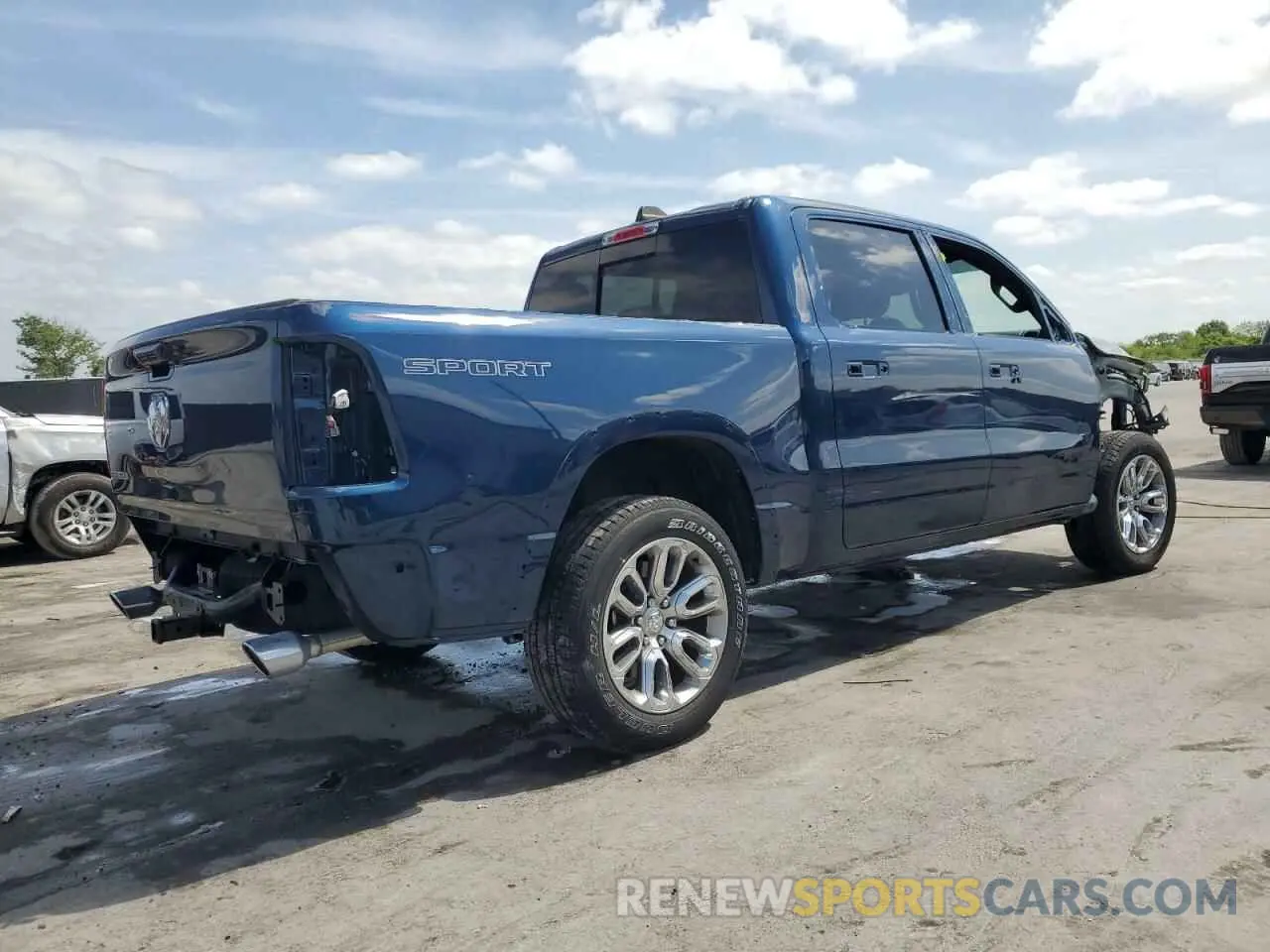 3 Photograph of a damaged car 1C6RREJT0NN291572 RAM 1500 2022
