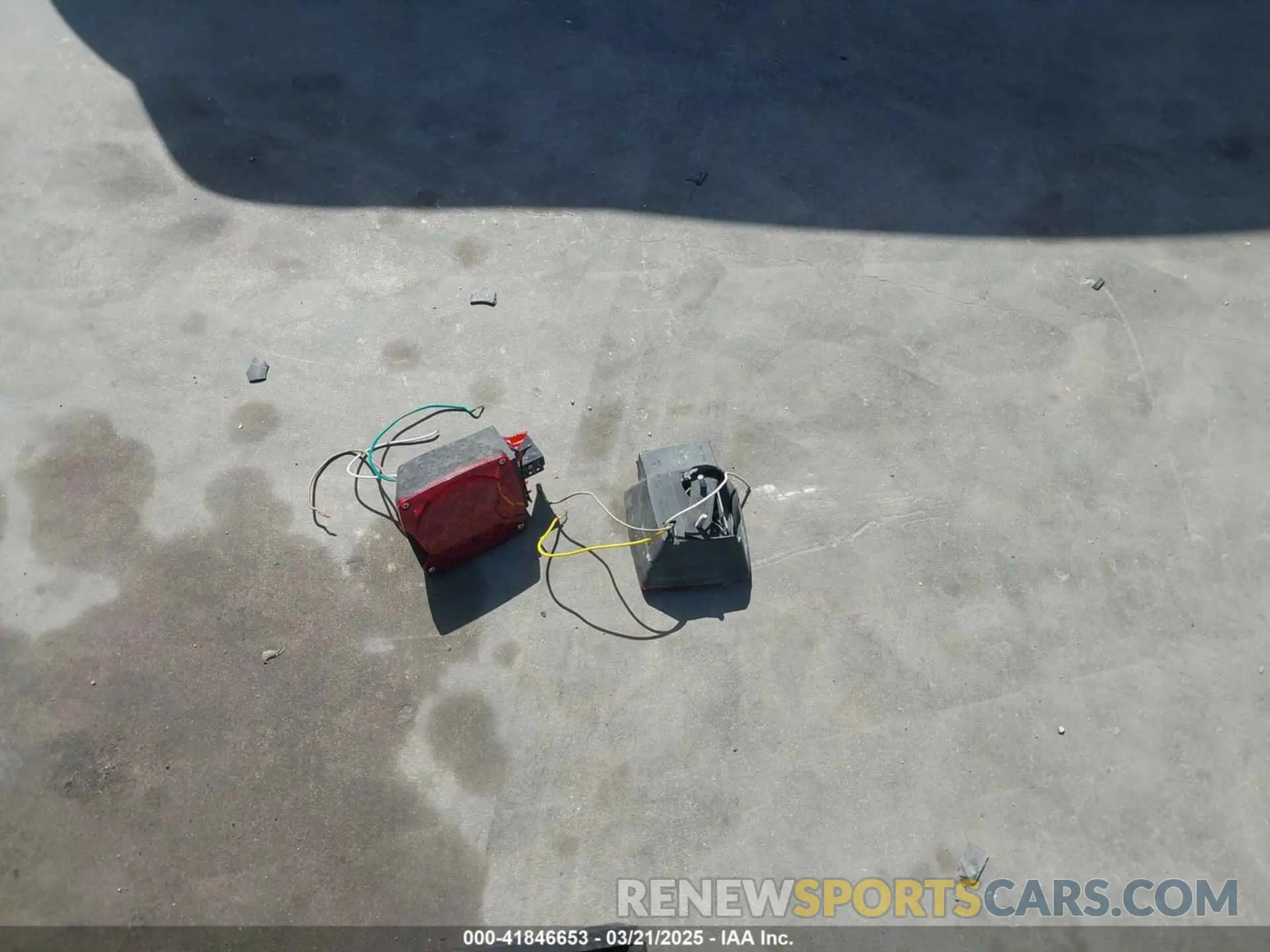 12 Photograph of a damaged car 1C6RREJT1NN393446 RAM 1500 2022