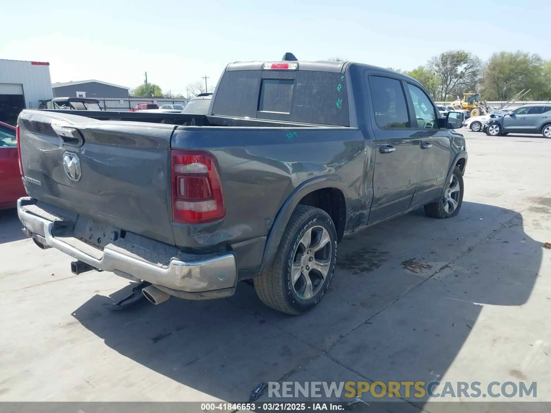 4 Photograph of a damaged car 1C6RREJT1NN393446 RAM 1500 2022