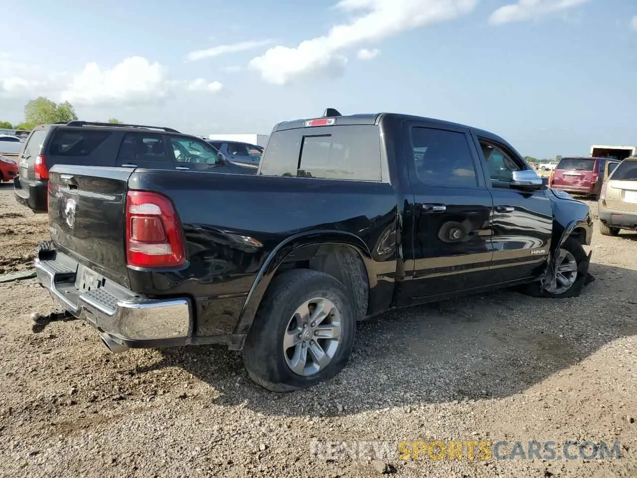 3 Photograph of a damaged car 1C6RREJT4NN291381 RAM 1500 2022