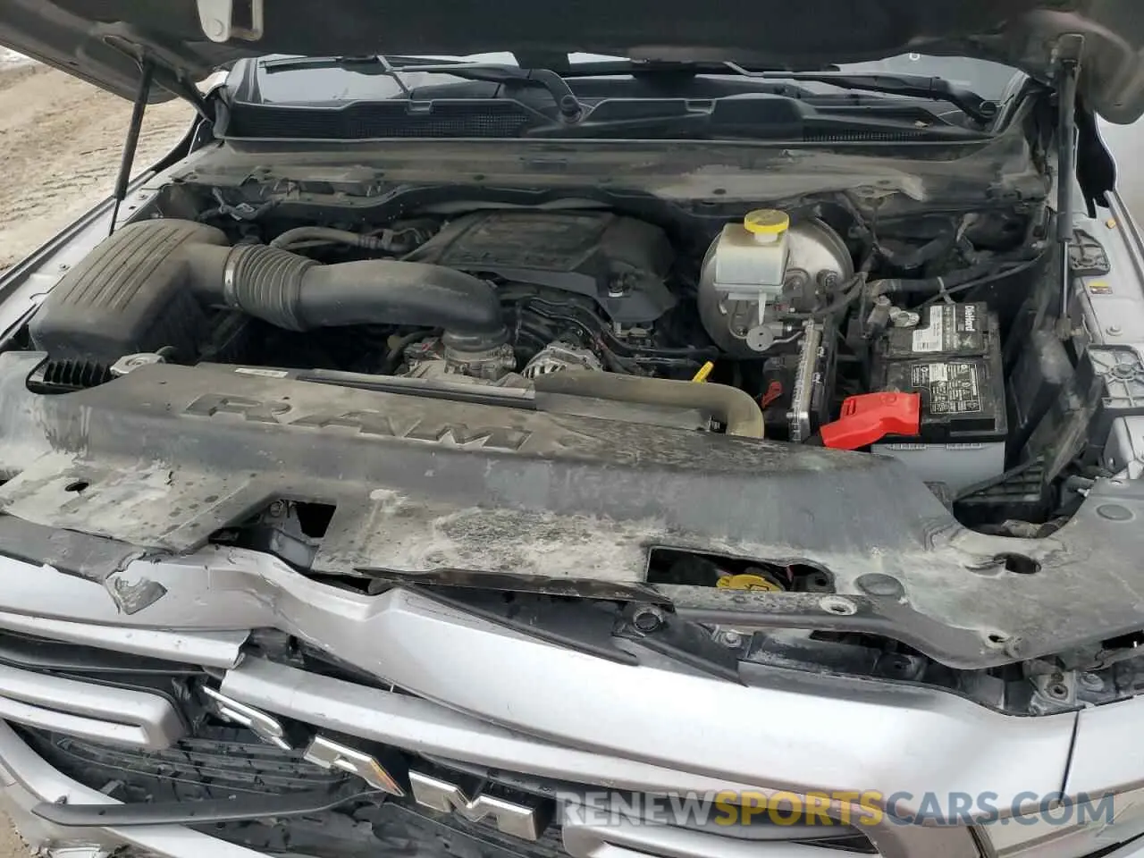 12 Photograph of a damaged car 1C6RREJT5NN292376 RAM 1500 2022