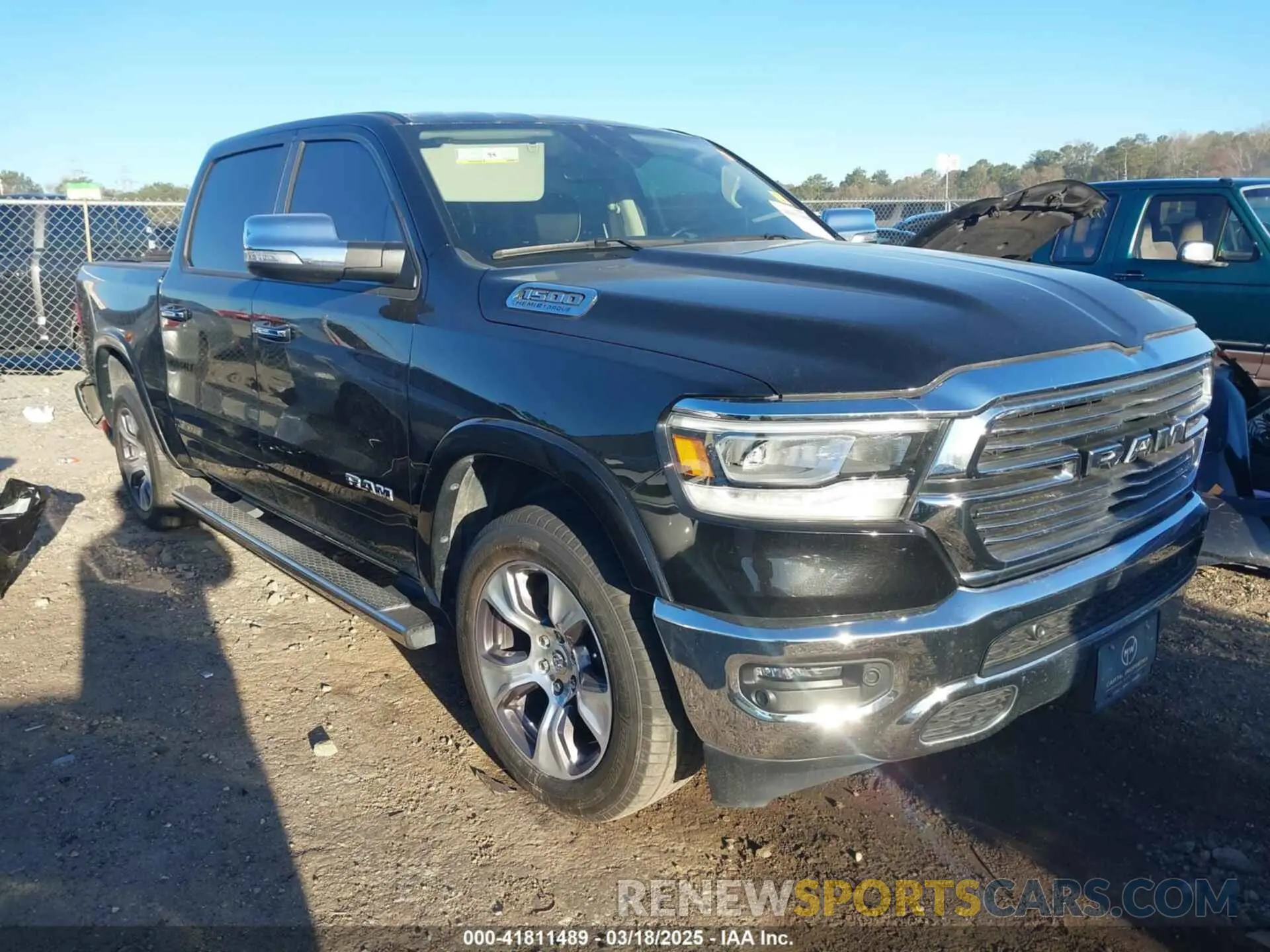 1 Photograph of a damaged car 1C6RREJT8NN190134 RAM 1500 2022