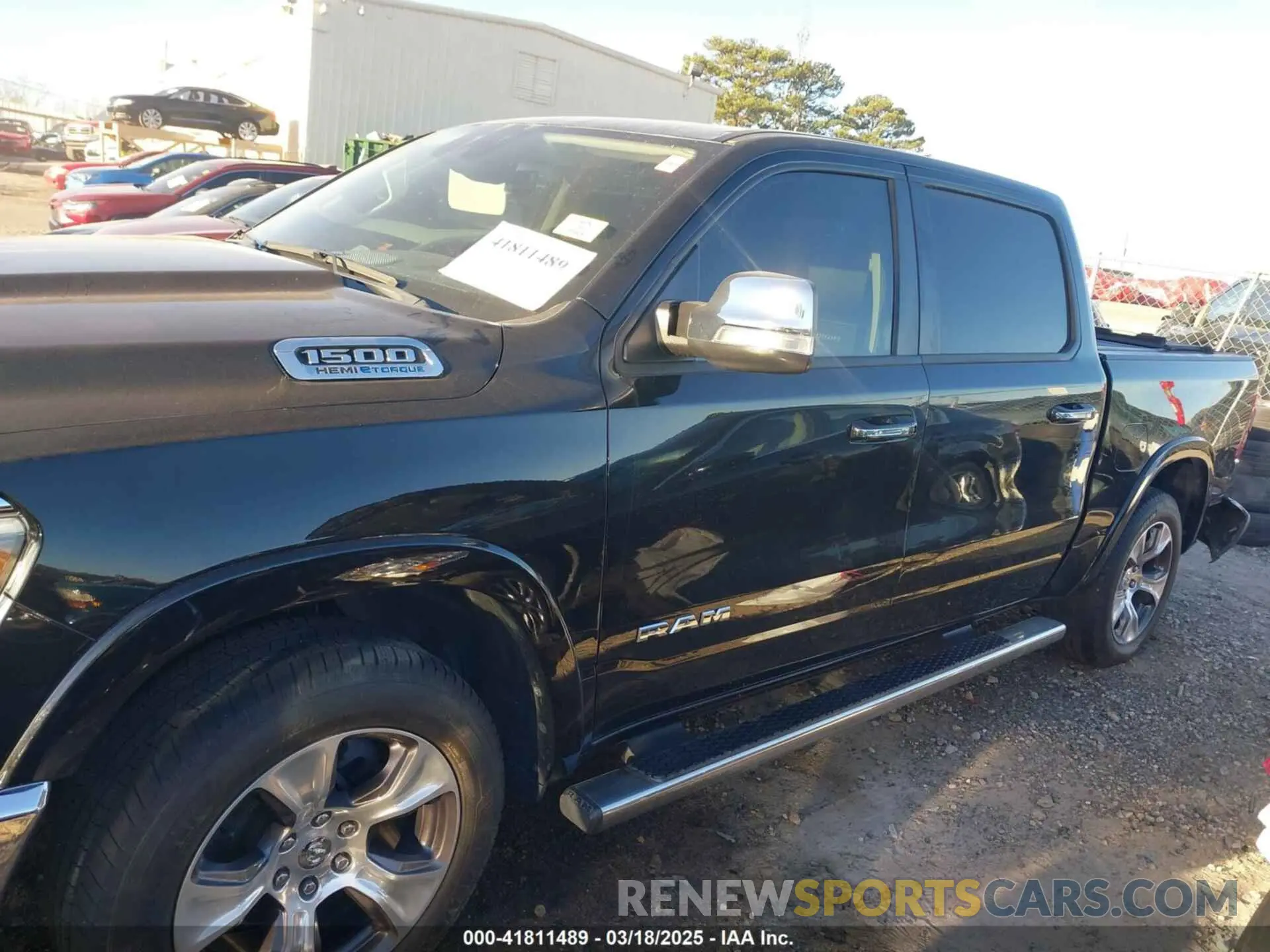 14 Photograph of a damaged car 1C6RREJT8NN190134 RAM 1500 2022