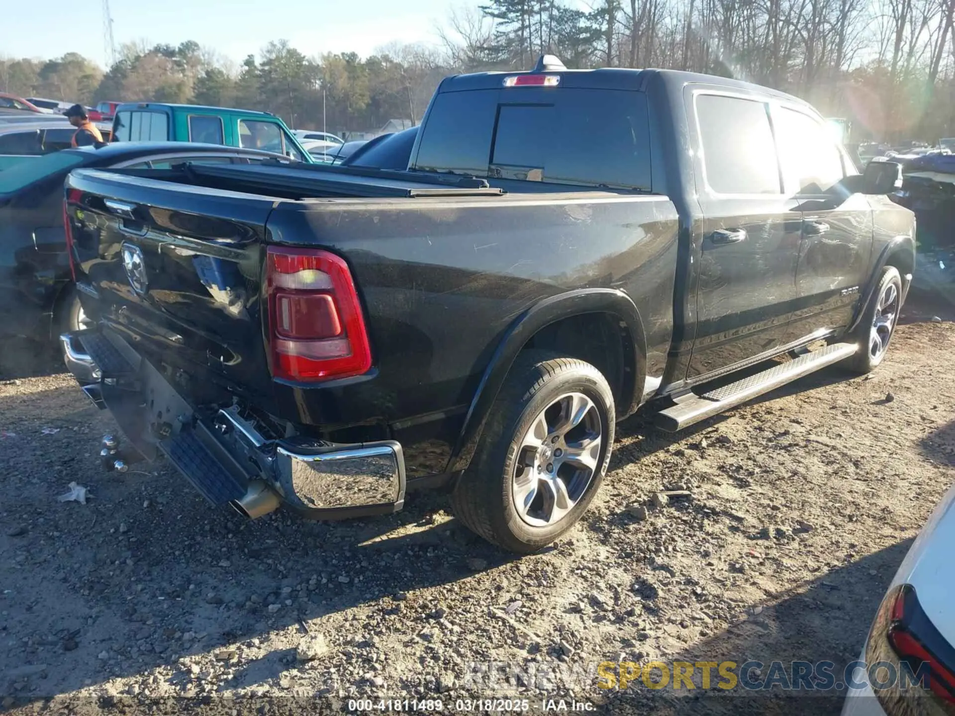 4 Photograph of a damaged car 1C6RREJT8NN190134 RAM 1500 2022