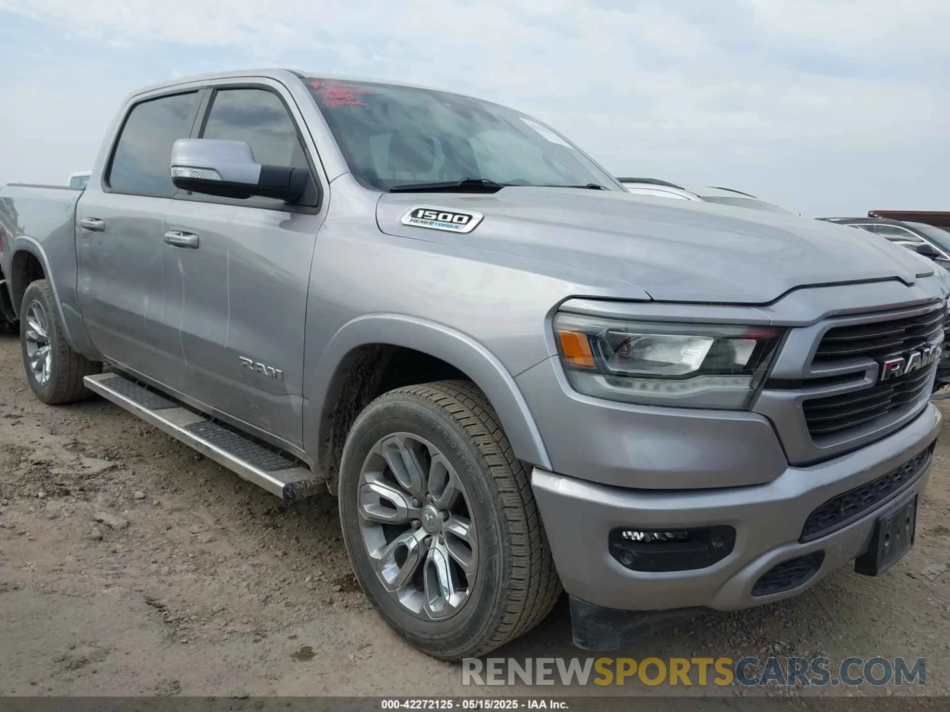 1 Photograph of a damaged car 1C6RREJT8NN275491 RAM 1500 2022