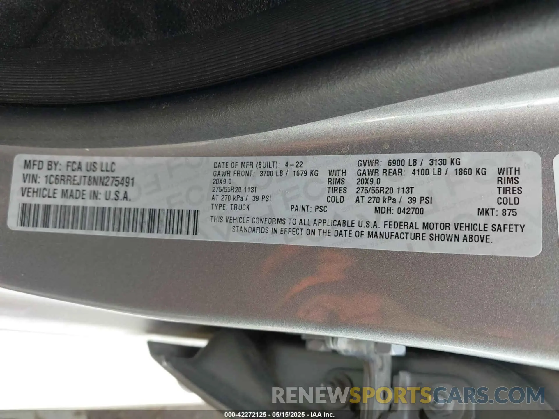 9 Photograph of a damaged car 1C6RREJT8NN275491 RAM 1500 2022