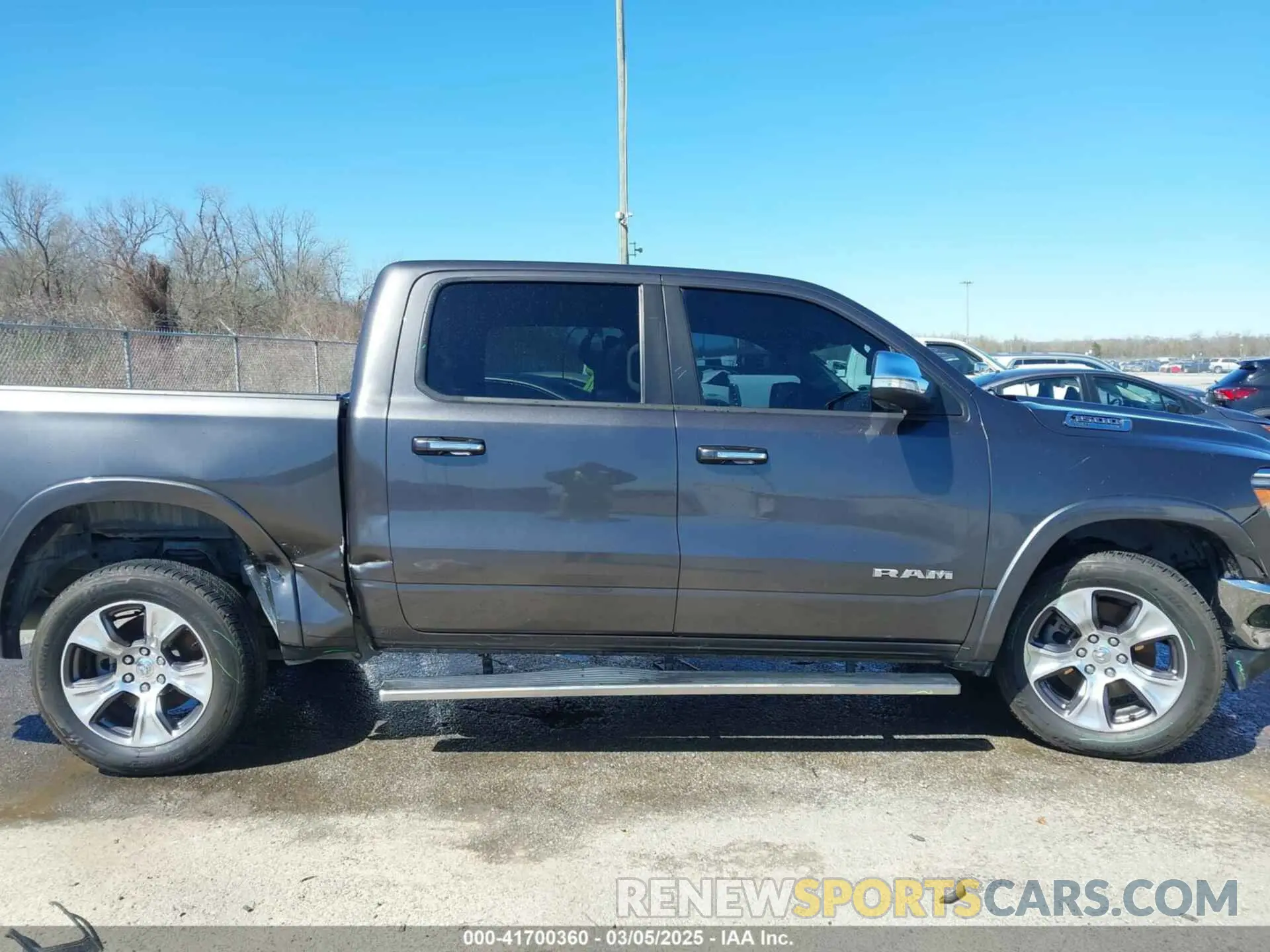 13 Photograph of a damaged car 1C6RREJT8NN337004 RAM 1500 2022