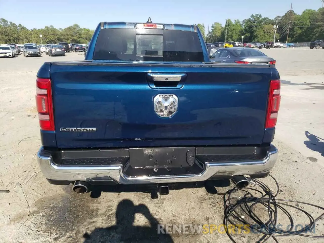 6 Photograph of a damaged car 1C6RREJT9NN219799 RAM 1500 2022