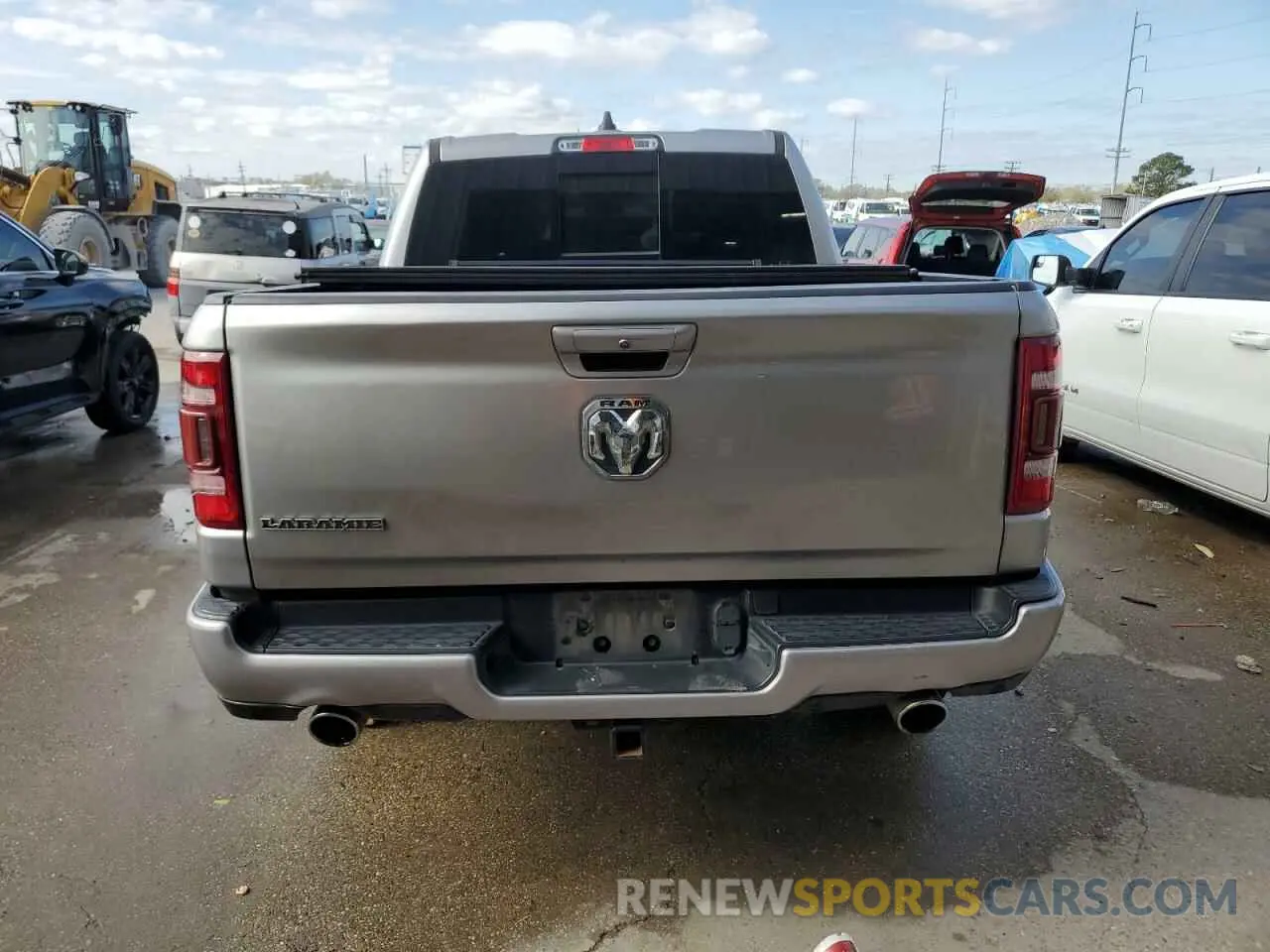 6 Photograph of a damaged car 1C6RREJT9NN383134 RAM 1500 2022