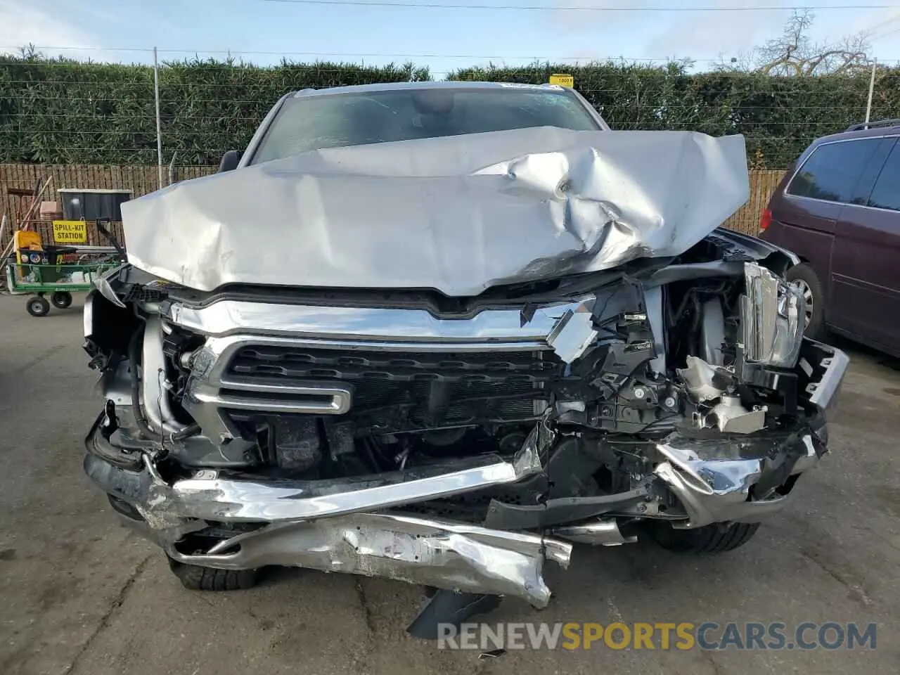 5 Photograph of a damaged car 1C6RREMT0NN382689 RAM 1500 2022