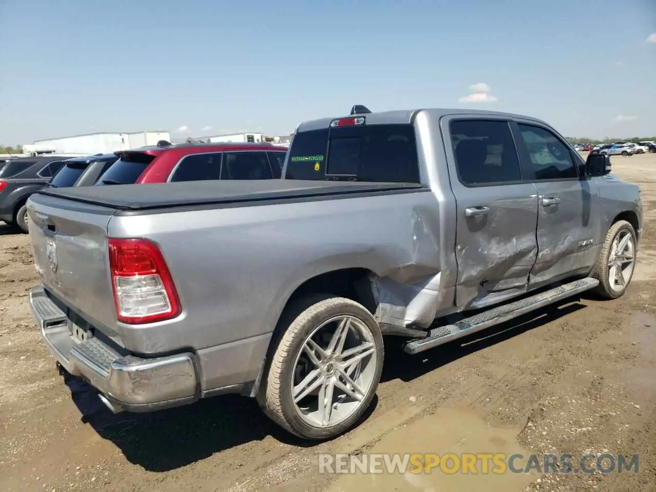 3 Photograph of a damaged car 1C6RREMT1NN358613 RAM 1500 2022