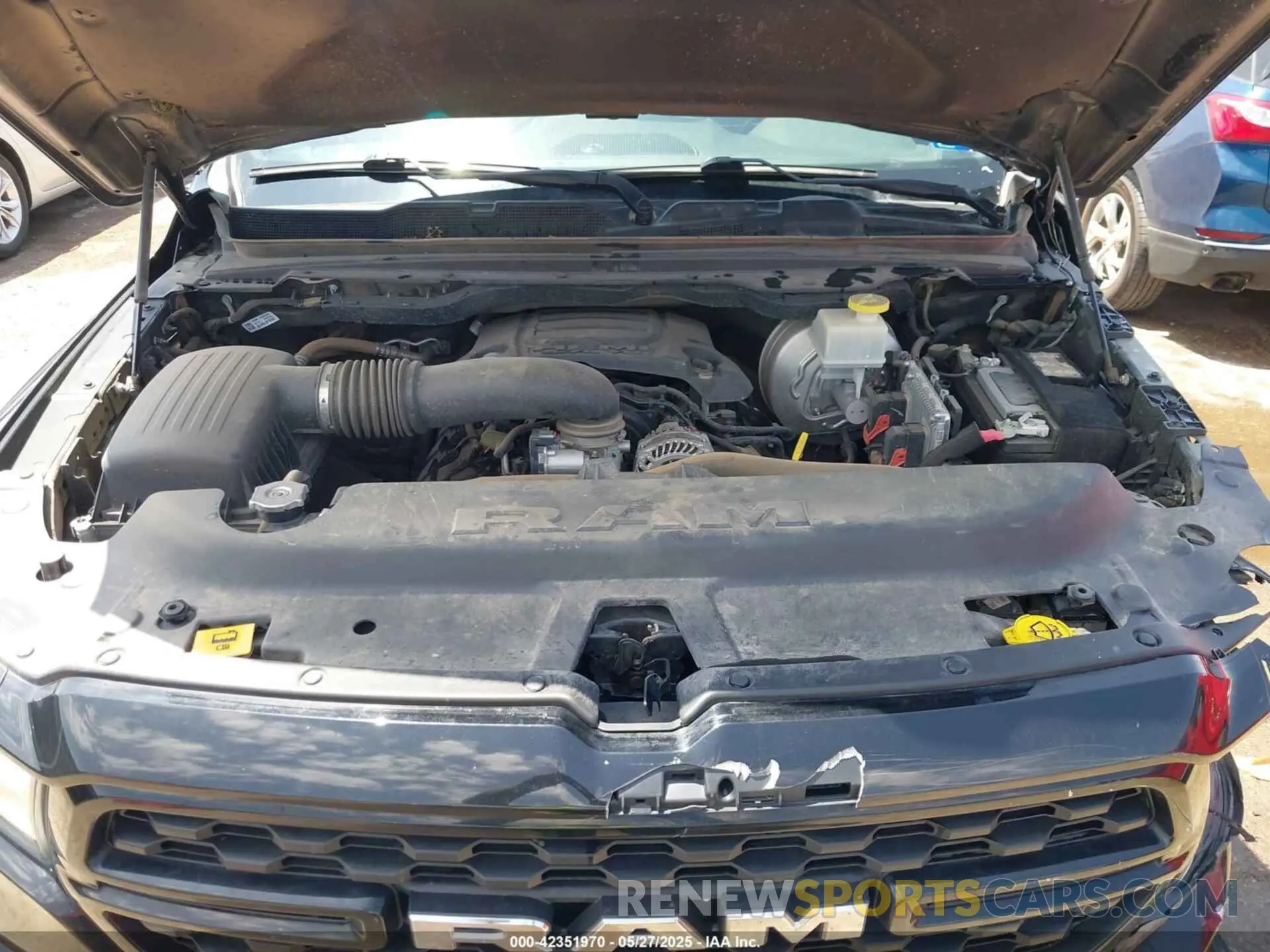 10 Photograph of a damaged car 1C6RREMT5NN324352 RAM 1500 2022