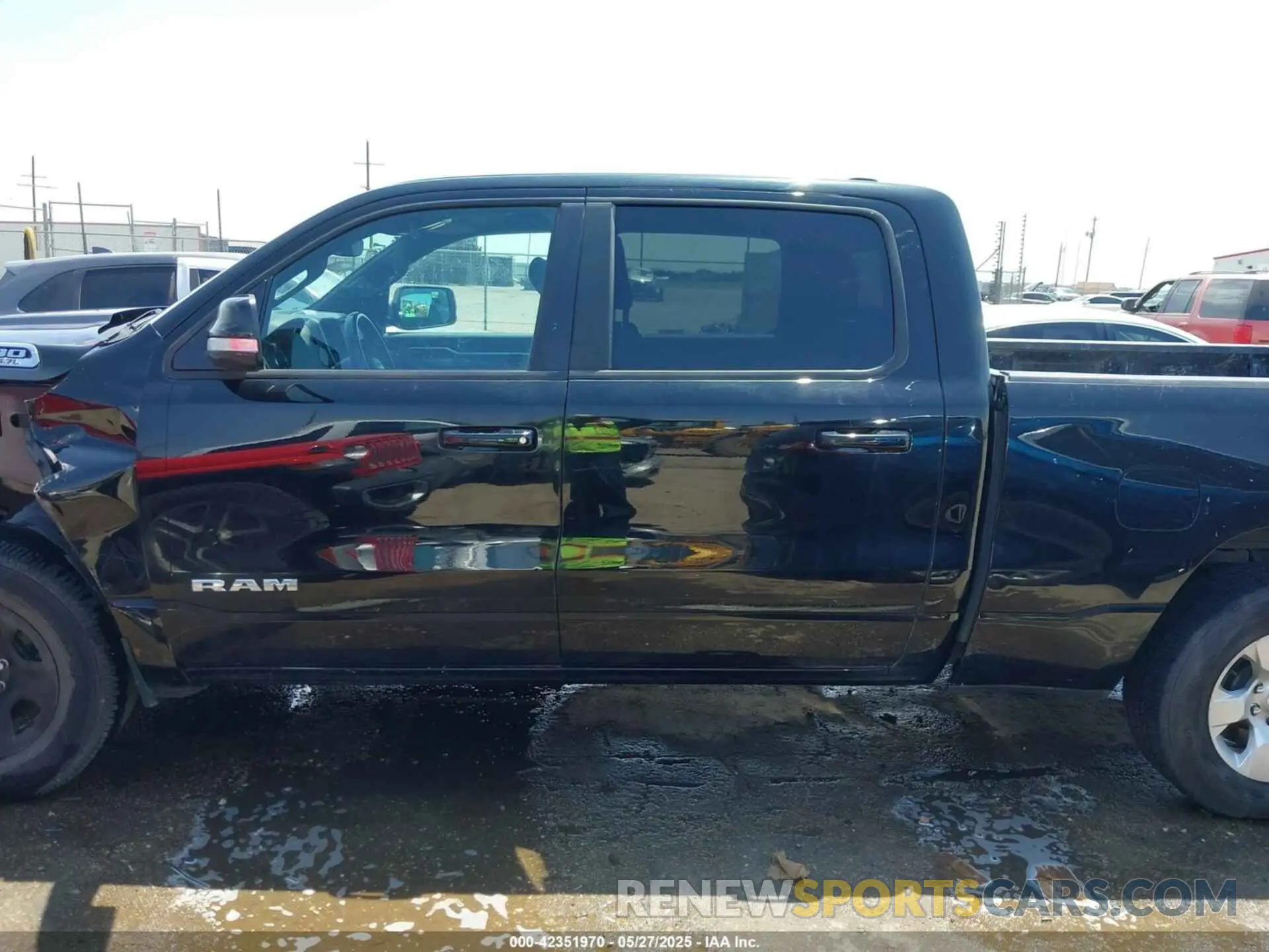 15 Photograph of a damaged car 1C6RREMT5NN324352 RAM 1500 2022