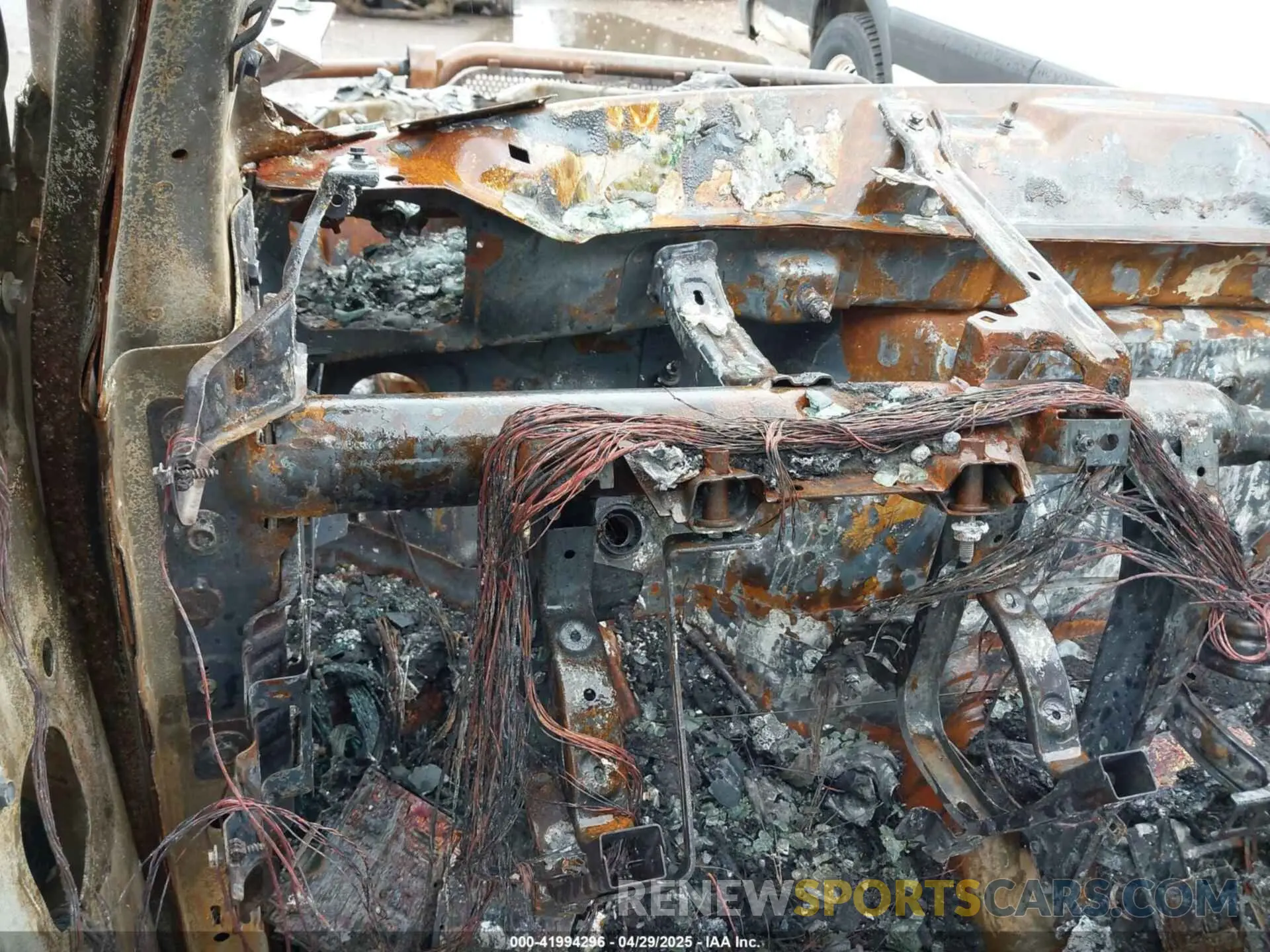 7 Photograph of a damaged car 1C6RRENT8NN451322 RAM 1500 2022