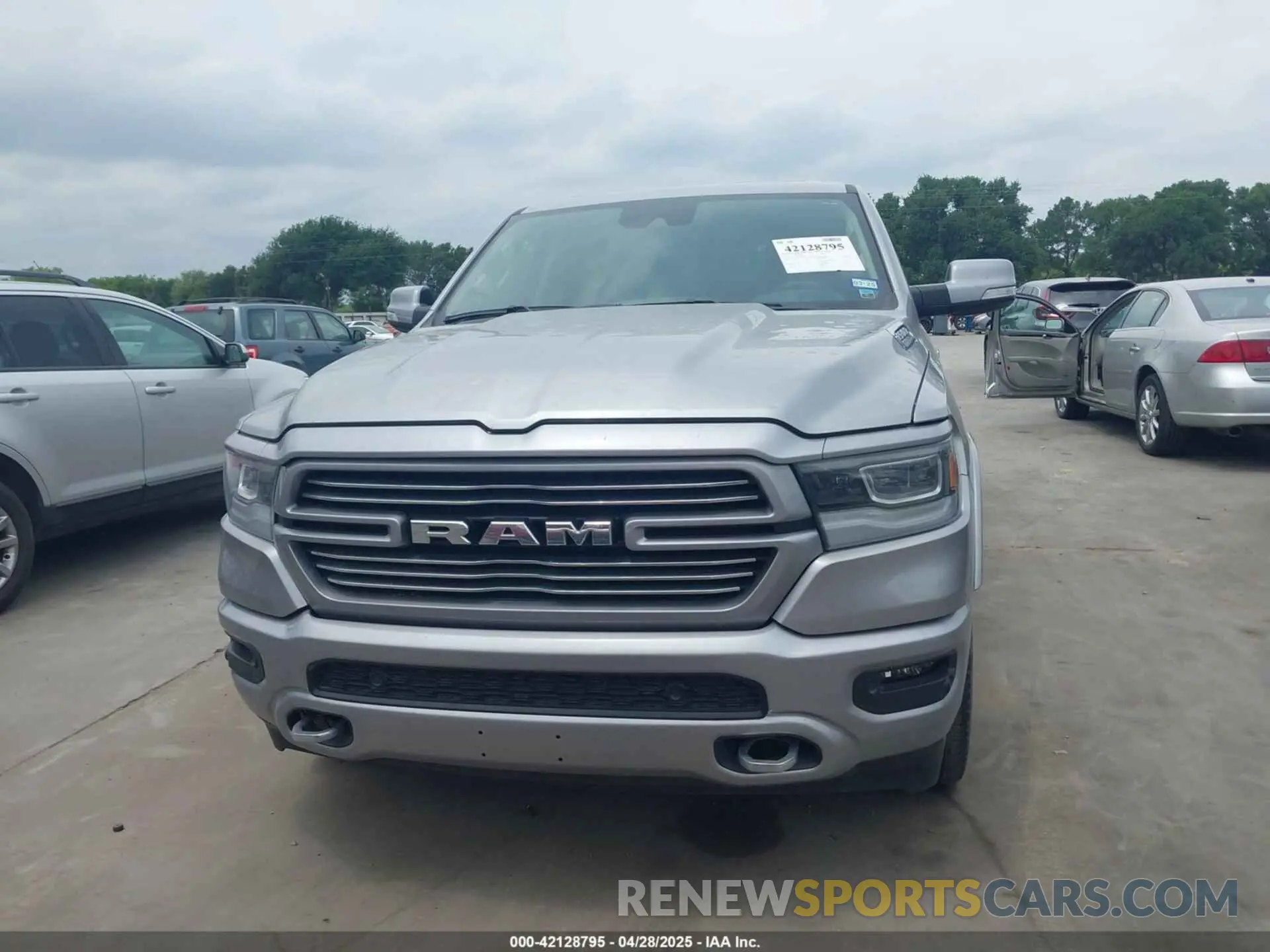 12 Photograph of a damaged car 1C6RRERT7NN432156 RAM 1500 2022