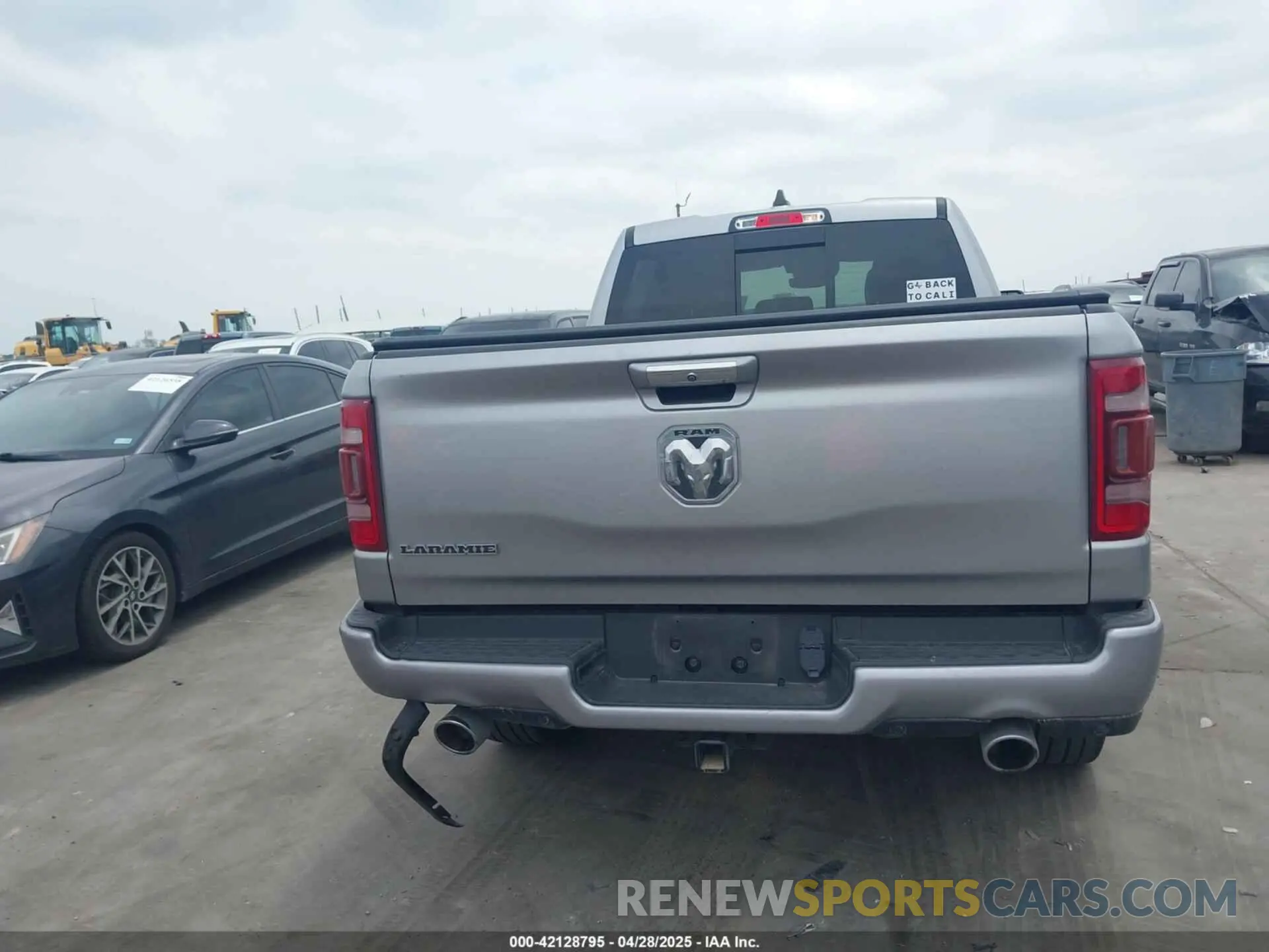 16 Photograph of a damaged car 1C6RRERT7NN432156 RAM 1500 2022