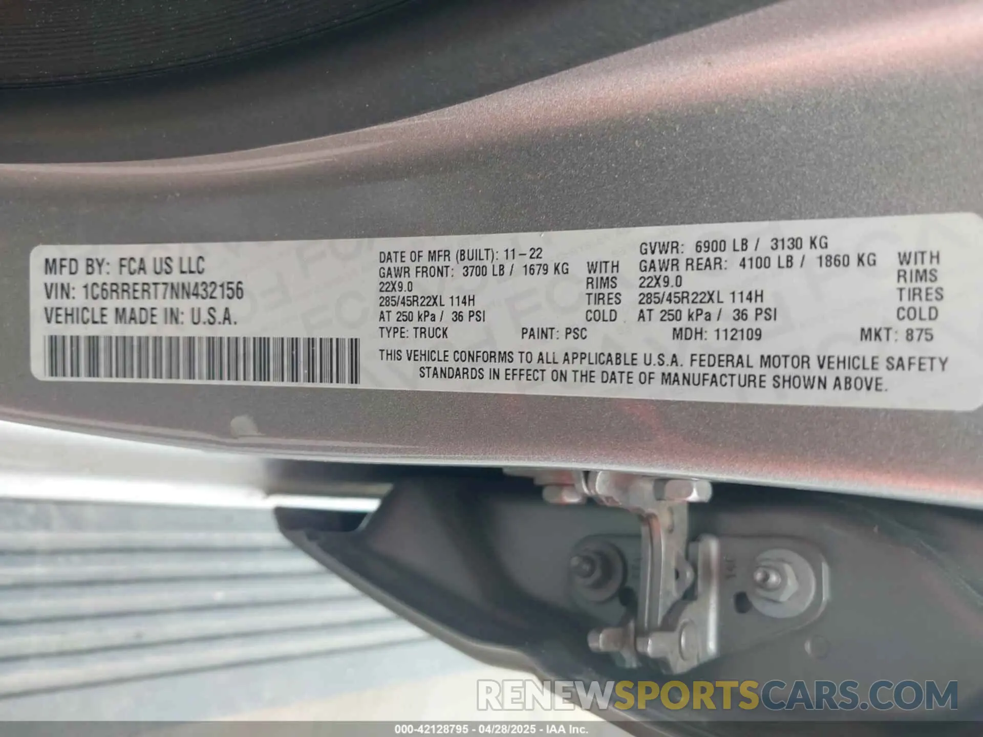 9 Photograph of a damaged car 1C6RRERT7NN432156 RAM 1500 2022