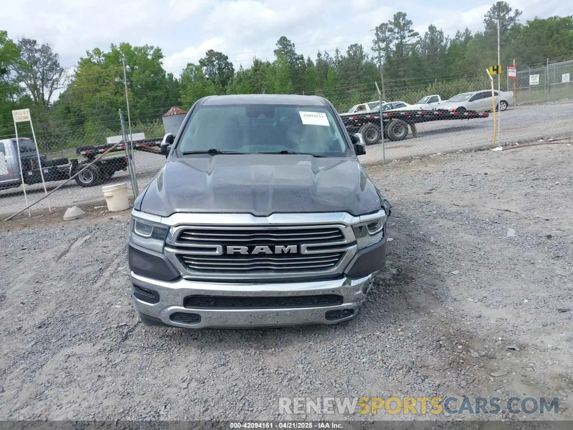 13 Photograph of a damaged car 1C6RRERTXNN442728 RAM 1500 2022